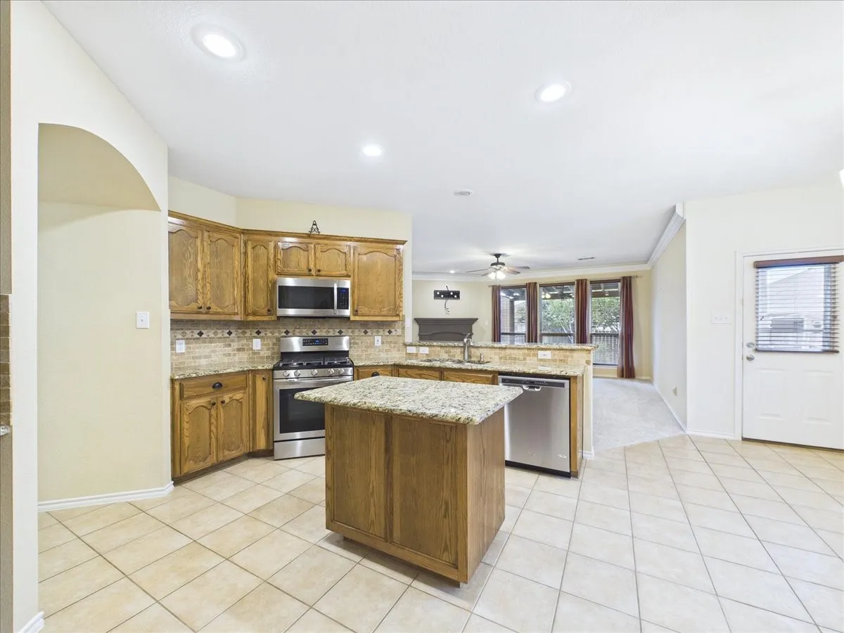 Single Family Residence For Sale in Tarrant County , 4057 Claymore Lane, Fort Worth, Texas 76244, 3 Bedroom, 2 Bathroom, 2 Garage spaces, 1,884 Sqft, built in 2006, mls#21381180, Real Estate Agent in Fort Worth, Homes For Sale in Tarrant county, Homes For Sale in Fort Worth, Realtor in Fort Worth Texas, Real Estate Brokerage Independent Realty Texas, Luminita Cordes Realtor