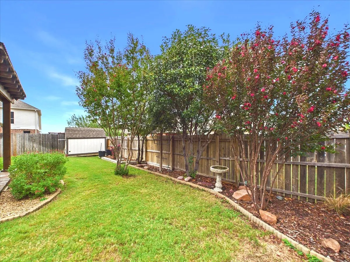 Single Family Residence For Sale in Tarrant County , 4057 Claymore Lane, Fort Worth, Texas 76244, 3 Bedroom, 2 Bathroom, 2 Garage spaces, 1,884 Sqft, built in 2006, mls#21381180, Real Estate Agent in Fort Worth, Homes For Sale in Tarrant county, Homes For Sale in Fort Worth, Realtor in Fort Worth Texas, Real Estate Brokerage Independent Realty Texas, Luminita Cordes Realtor