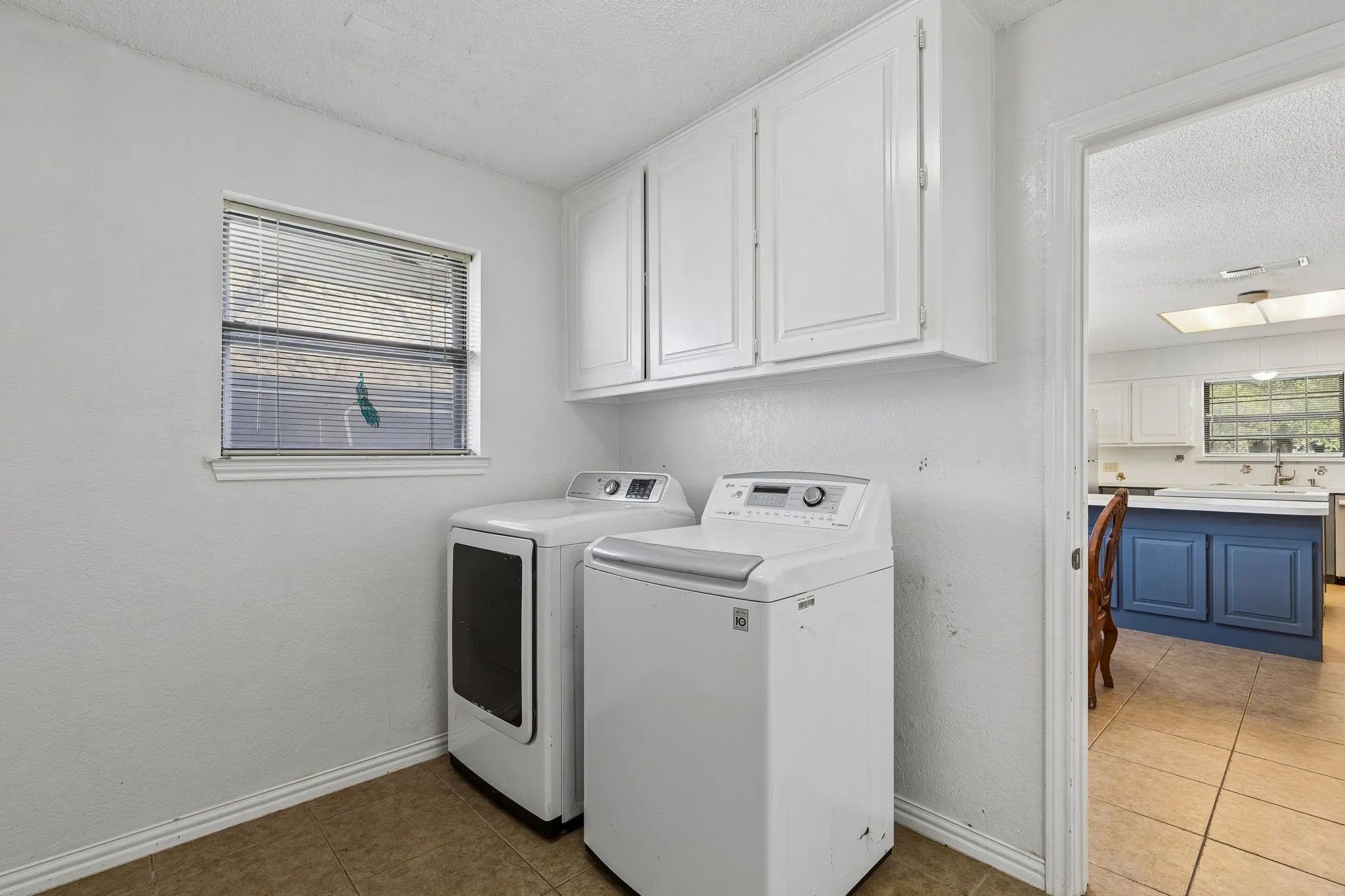 Single Family Residence For Sale in Tarrant County , 7304 Old Mill Run, Fort Worth, Texas 76133, 4 Bedroom, 3 Bathroom, Garage spaces, 2,260 Sqft, built in 1983, mls#21376349, Real Estate Agent in Fort Worth, Homes For Sale in Tarrant county, Homes For Sale in Fort Worth, Realtor in Fort Worth Texas, Real Estate Brokerage Independent Realty Texas, Luminita Cordes Realtor