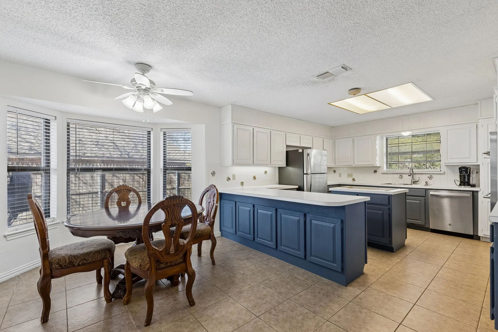 Single Family Residence For Sale in Tarrant County , 7304 Old Mill Run, Fort Worth, Texas 76133, 4 Bedroom, 3 Bathroom, Garage spaces, 2,260 Sqft, built in 1983, mls#21376349, Real Estate Agent in Fort Worth, Homes For Sale in Tarrant county, Homes For Sale in Fort Worth, Realtor in Fort Worth Texas, Real Estate Brokerage Independent Realty Texas, Luminita Cordes Realtor