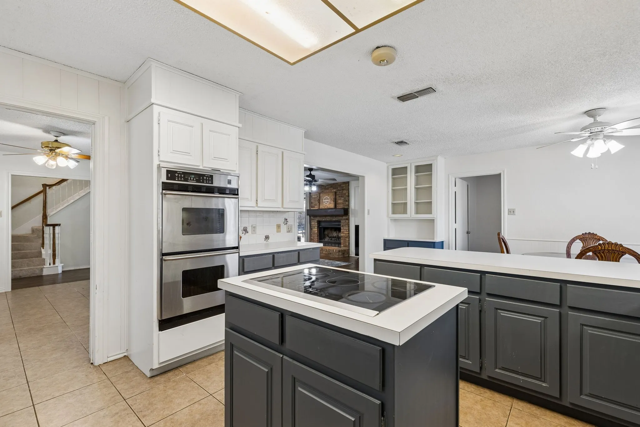 Single Family Residence For Sale in Tarrant County , 7304 Old Mill Run, Fort Worth, Texas 76133, 4 Bedroom, 3 Bathroom, Garage spaces, 2,260 Sqft, built in 1983, mls#21376349, Real Estate Agent in Fort Worth, Homes For Sale in Tarrant county, Homes For Sale in Fort Worth, Realtor in Fort Worth Texas, Real Estate Brokerage Independent Realty Texas, Luminita Cordes Realtor