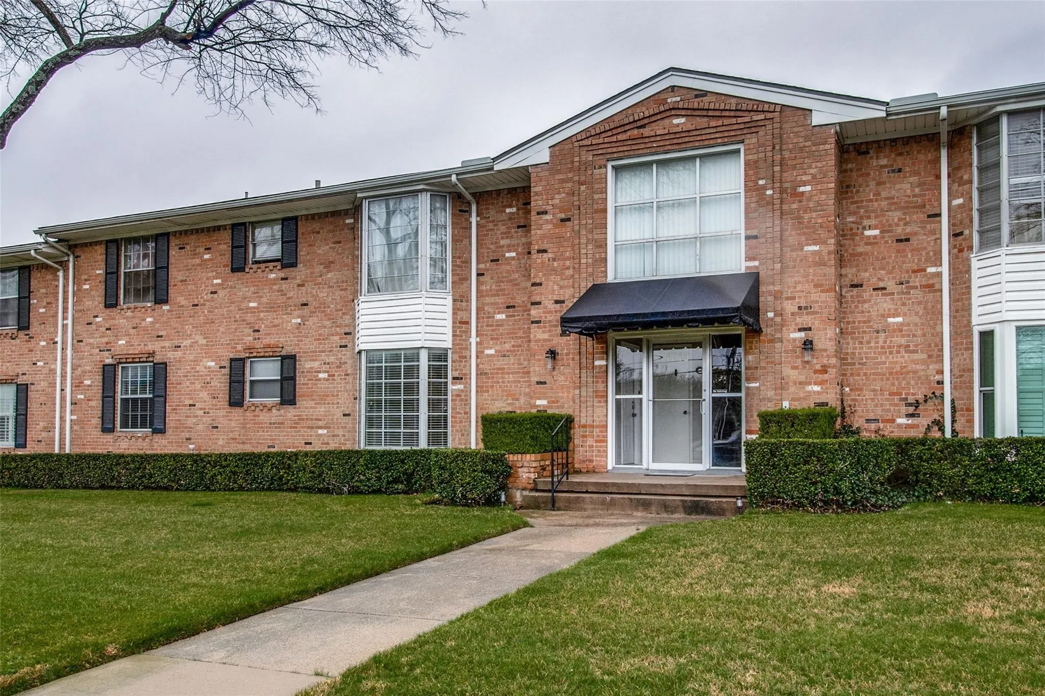 Condominium For Rent in Dallas County , 4719 Skillman Street A, Dallas, Texas 75206, 2 Bedroom, 2 Bathroom, Garage spaces, 1,379 Sqft, built in 1966, mls#21380140, Real Estate Agent in Dallas, Homes For Rent in Dallas county, Homes For Rent in Dallas, Realtor in Dallas Texas, Real Estate Brokerage Independent Realty Texas, Luminita Cordes Realtor