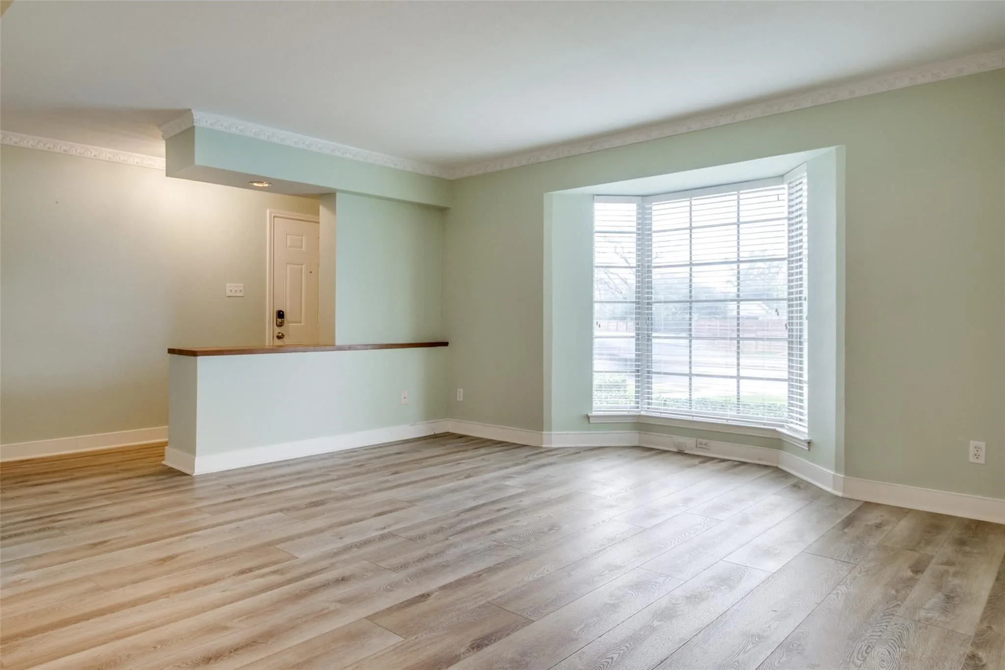 Condominium For Rent in Dallas County , 4719 Skillman Street A, Dallas, Texas 75206, 2 Bedroom, 2 Bathroom, Garage spaces, 1,379 Sqft, built in 1966, mls#21380140, Real Estate Agent in Dallas, Homes For Rent in Dallas county, Homes For Rent in Dallas, Realtor in Dallas Texas, Real Estate Brokerage Independent Realty Texas, Luminita Cordes Realtor