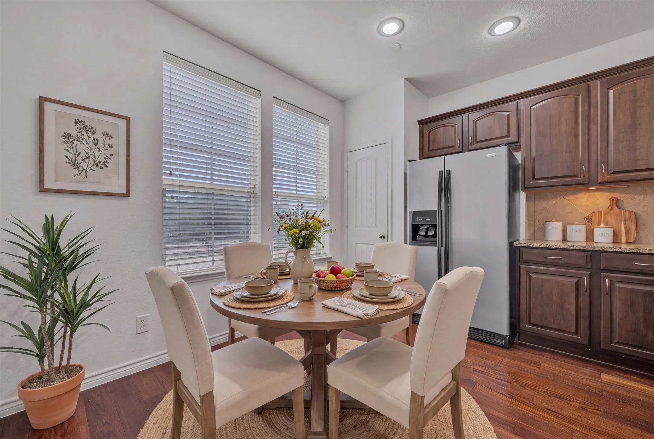 Condominium For Sale in Tarrant County , 950 Henderson Street 1214, Fort Worth, Texas 76102, 1 Bedroom, 2 Bathroom, Garage spaces, 1,013 Sqft, built in 2007, mls#21376321, Real Estate Agent in Fort Worth, Homes For Sale in Tarrant county, Homes For Sale in Fort Worth, Realtor in Fort Worth Texas, Real Estate Brokerage Independent Realty Texas, Luminita Cordes Realtor