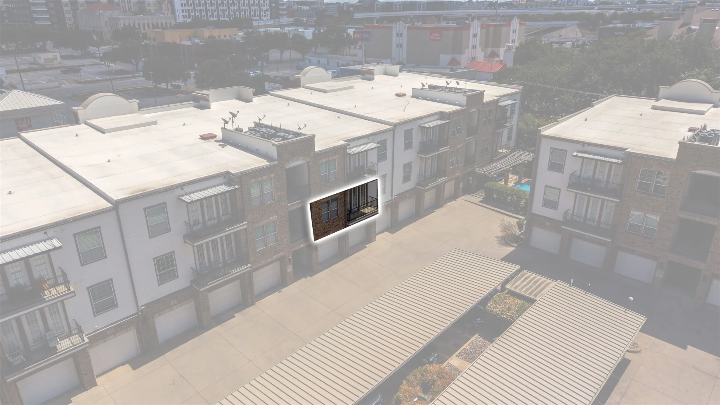 Condominium For Sale in Tarrant County , 950 Henderson Street 1214, Fort Worth, Texas 76102, 1 Bedroom, 2 Bathroom, Garage spaces, 1,013 Sqft, built in 2007, mls#21376321, Real Estate Agent in Fort Worth, Homes For Sale in Tarrant county, Homes For Sale in Fort Worth, Realtor in Fort Worth Texas, Real Estate Brokerage Independent Realty Texas, Luminita Cordes Realtor