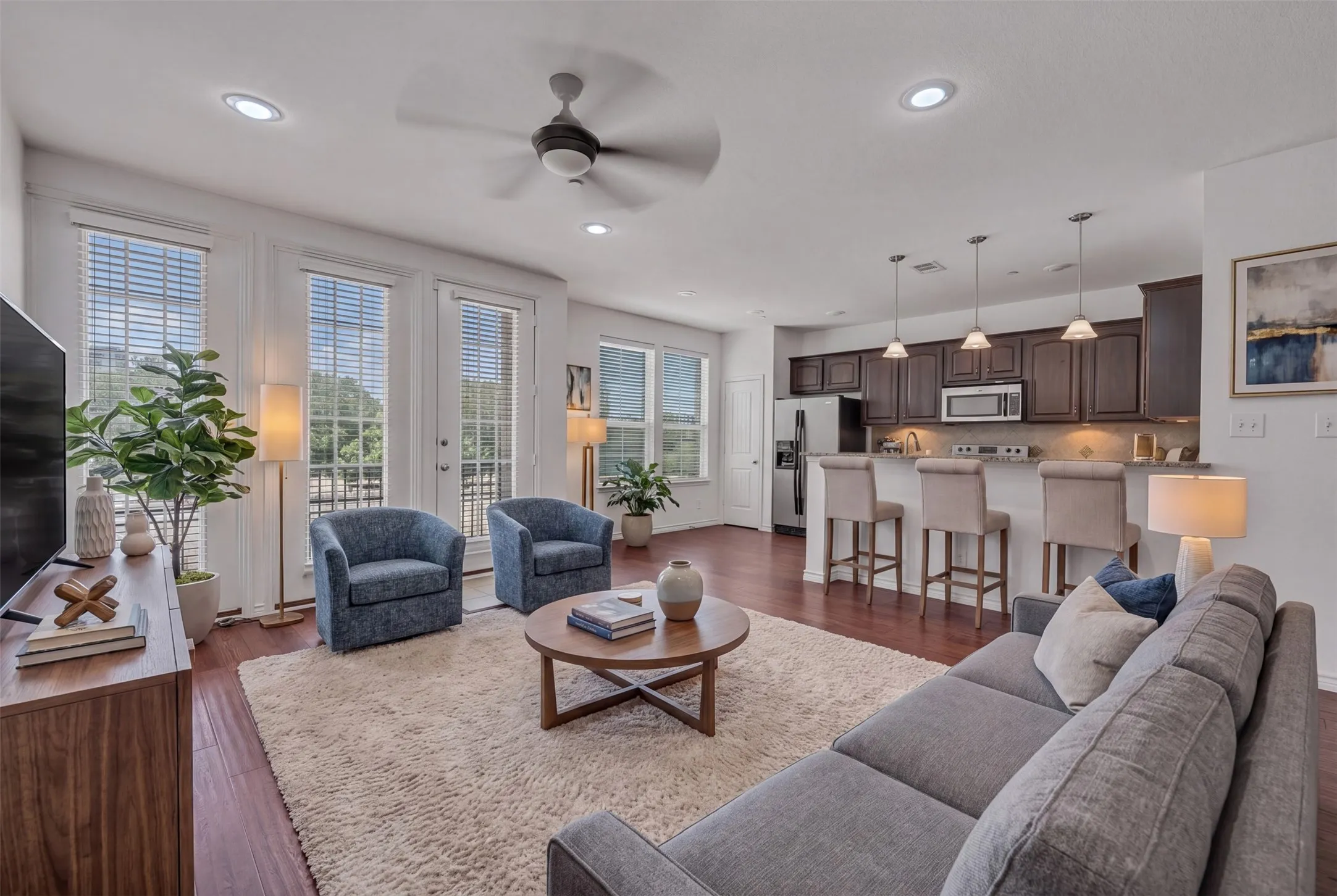 Condominium For Sale in Tarrant County , 950 Henderson Street 1214, Fort Worth, Texas 76102, 1 Bedroom, 2 Bathroom, Garage spaces, 1,013 Sqft, built in 2007, mls#21376321, Real Estate Agent in Fort Worth, Homes For Sale in Tarrant county, Homes For Sale in Fort Worth, Realtor in Fort Worth Texas, Real Estate Brokerage Independent Realty Texas, Luminita Cordes Realtor