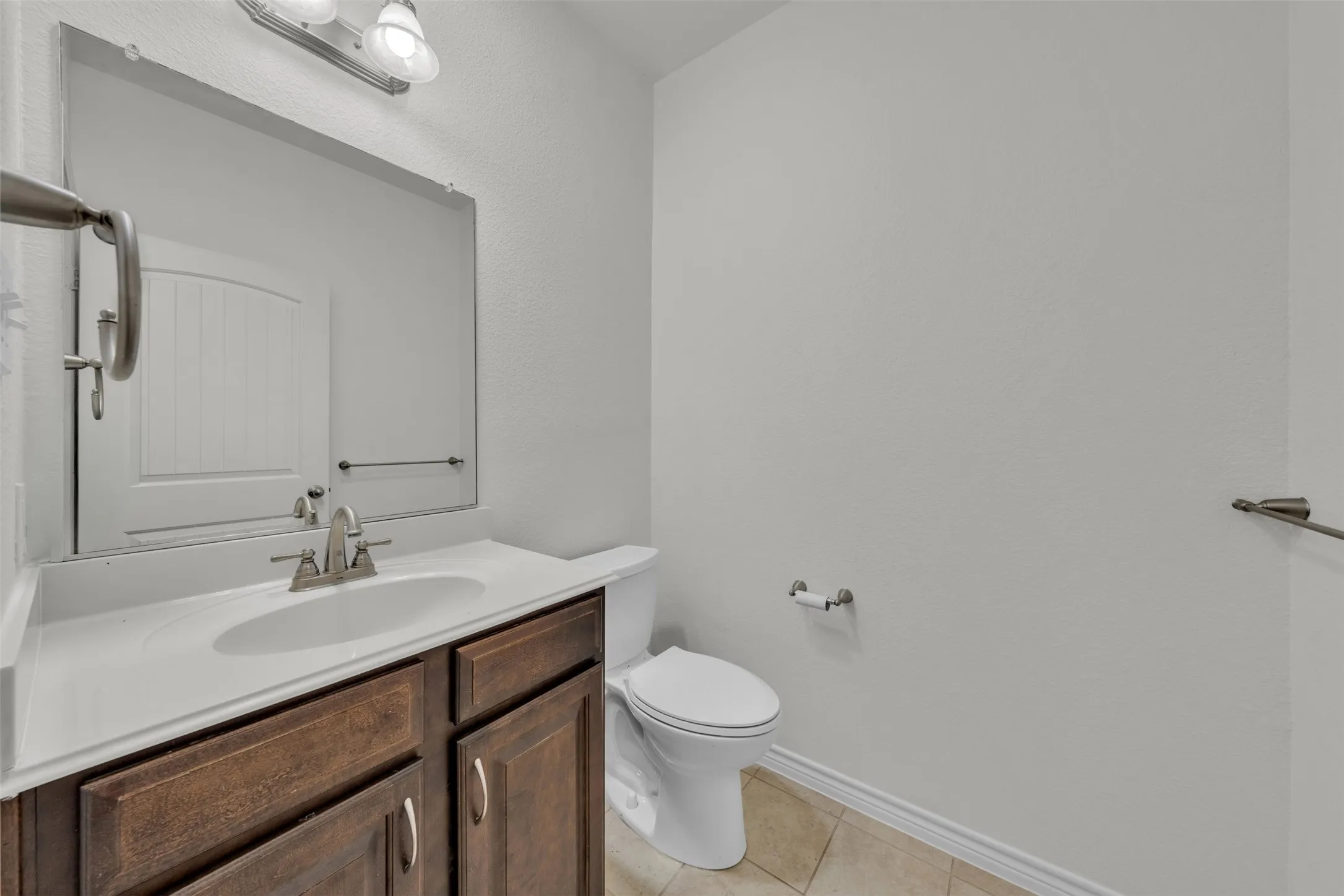 Condominium For Sale in Tarrant County , 950 Henderson Street 1214, Fort Worth, Texas 76102, 1 Bedroom, 2 Bathroom, Garage spaces, 1,013 Sqft, built in 2007, mls#21376321, Real Estate Agent in Fort Worth, Homes For Sale in Tarrant county, Homes For Sale in Fort Worth, Realtor in Fort Worth Texas, Real Estate Brokerage Independent Realty Texas, Luminita Cordes Realtor