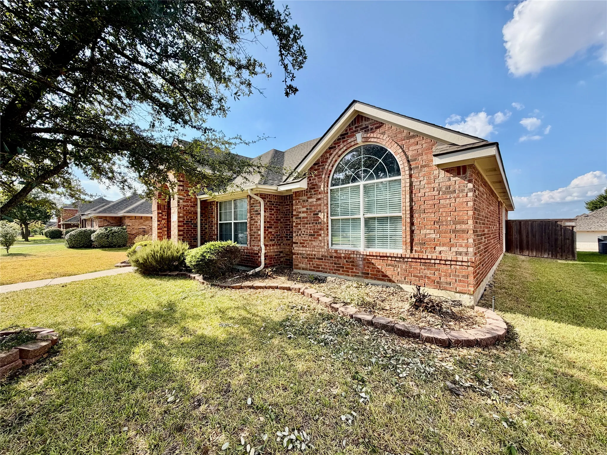 Single Family Residence For Rent in Dallas County , 4611 Harvest Lane, Sachse, Texas 75048, 4 Bedroom, 2 Bathroom, 1 Garage spaces, 2,159 Sqft, built in 2003, mls#21381191, Real Estate Agent in Sachse, Homes For Rent in Dallas county, Homes For Rent in Sachse, Realtor in Sachse Texas, Real Estate Brokerage Independent Realty Texas, Luminita Cordes Realtor