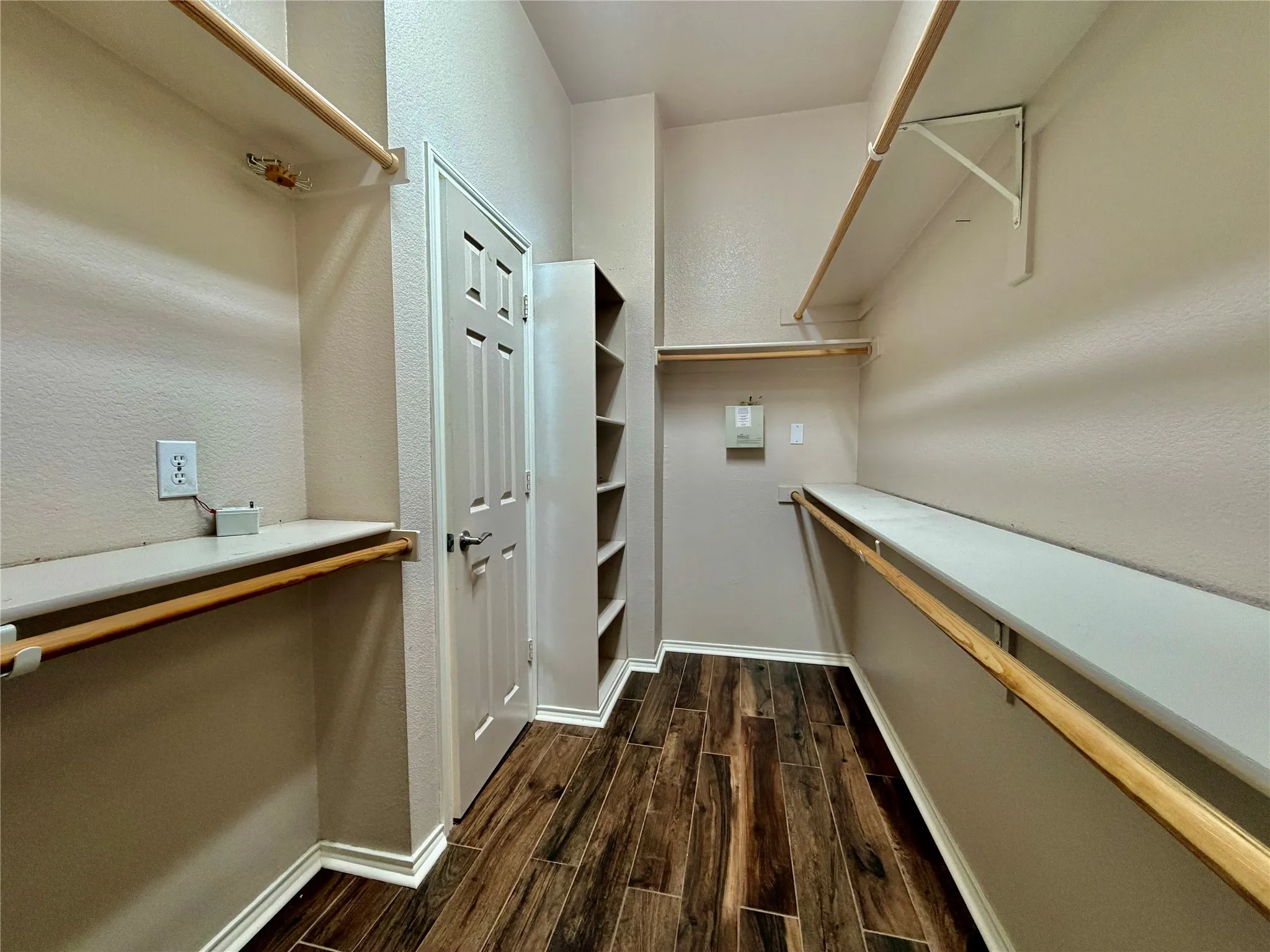 Single Family Residence For Rent in Dallas County , 4611 Harvest Lane, Sachse, Texas 75048, 4 Bedroom, 2 Bathroom, 1 Garage spaces, 2,159 Sqft, built in 2003, mls#21381191, Real Estate Agent in Sachse, Homes For Rent in Dallas county, Homes For Rent in Sachse, Realtor in Sachse Texas, Real Estate Brokerage Independent Realty Texas, Luminita Cordes Realtor