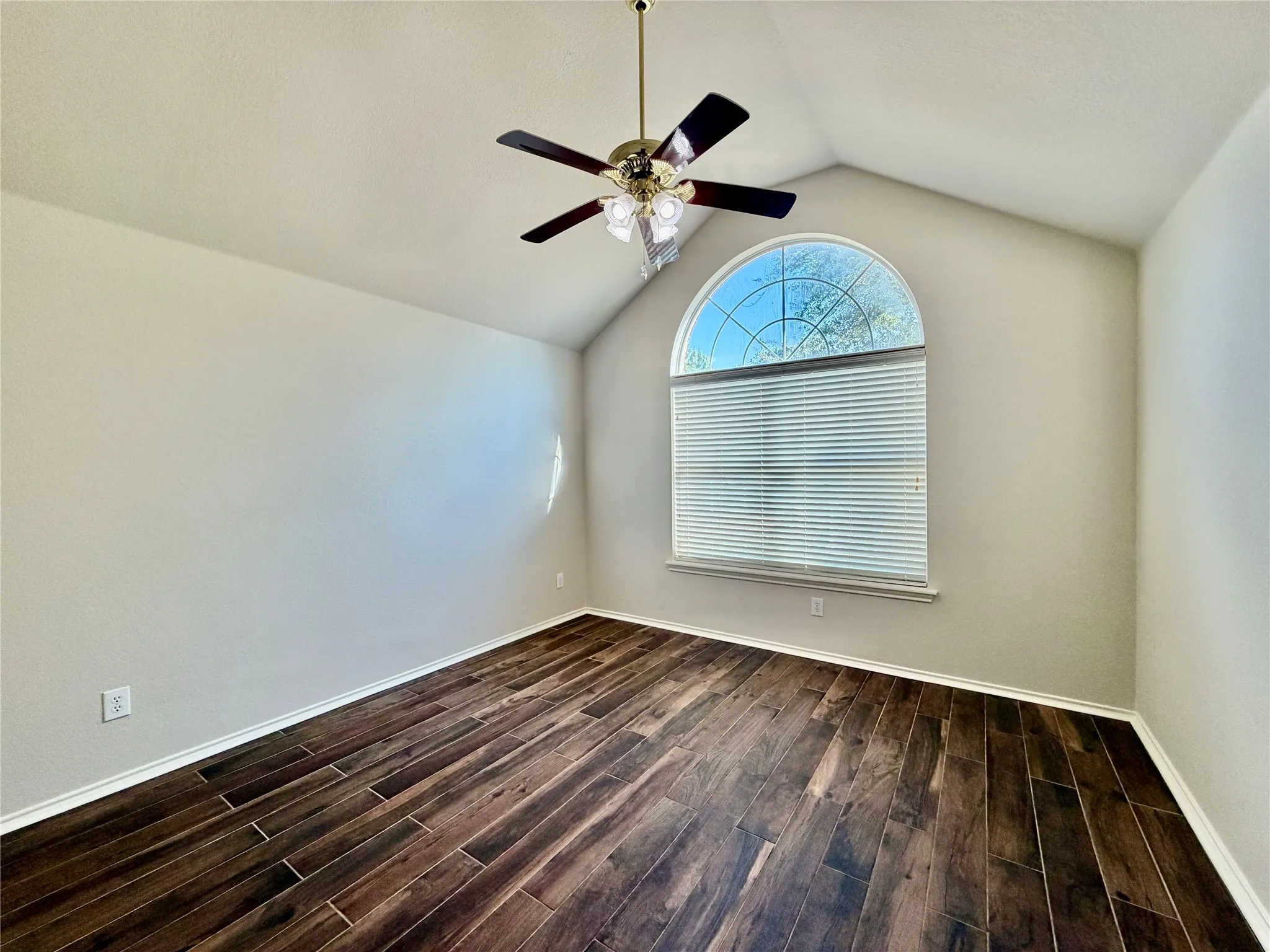 Single Family Residence For Rent in Dallas County , 4611 Harvest Lane, Sachse, Texas 75048, 4 Bedroom, 2 Bathroom, 1 Garage spaces, 2,159 Sqft, built in 2003, mls#21381191, Real Estate Agent in Sachse, Homes For Rent in Dallas county, Homes For Rent in Sachse, Realtor in Sachse Texas, Real Estate Brokerage Independent Realty Texas, Luminita Cordes Realtor