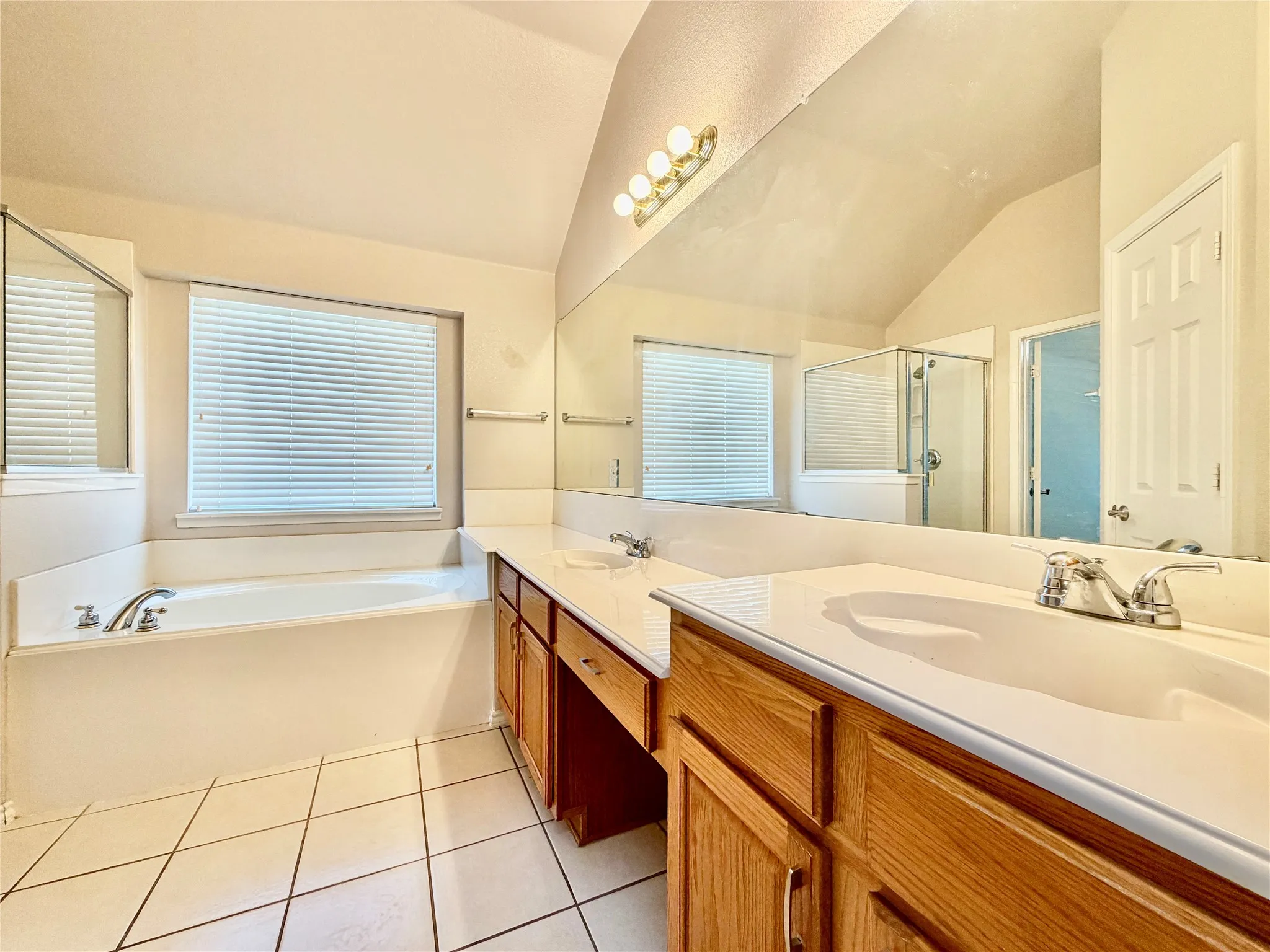 Single Family Residence For Rent in Dallas County , 4611 Harvest Lane, Sachse, Texas 75048, 4 Bedroom, 2 Bathroom, 1 Garage spaces, 2,159 Sqft, built in 2003, mls#21381191, Real Estate Agent in Sachse, Homes For Rent in Dallas county, Homes For Rent in Sachse, Realtor in Sachse Texas, Real Estate Brokerage Independent Realty Texas, Luminita Cordes Realtor