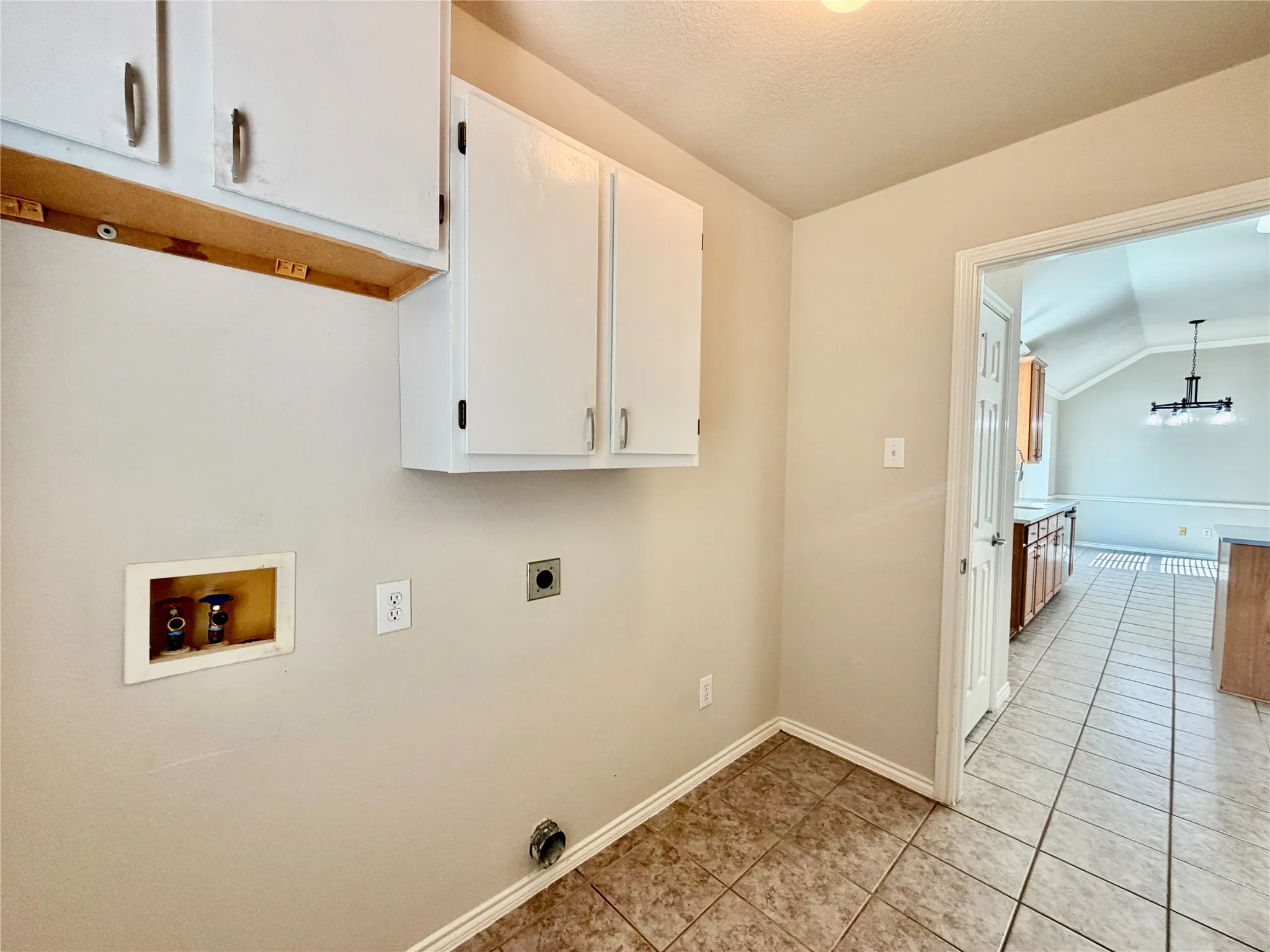 Single Family Residence For Rent in Dallas County , 4611 Harvest Lane, Sachse, Texas 75048, 4 Bedroom, 2 Bathroom, 1 Garage spaces, 2,159 Sqft, built in 2003, mls#21381191, Real Estate Agent in Sachse, Homes For Rent in Dallas county, Homes For Rent in Sachse, Realtor in Sachse Texas, Real Estate Brokerage Independent Realty Texas, Luminita Cordes Realtor
