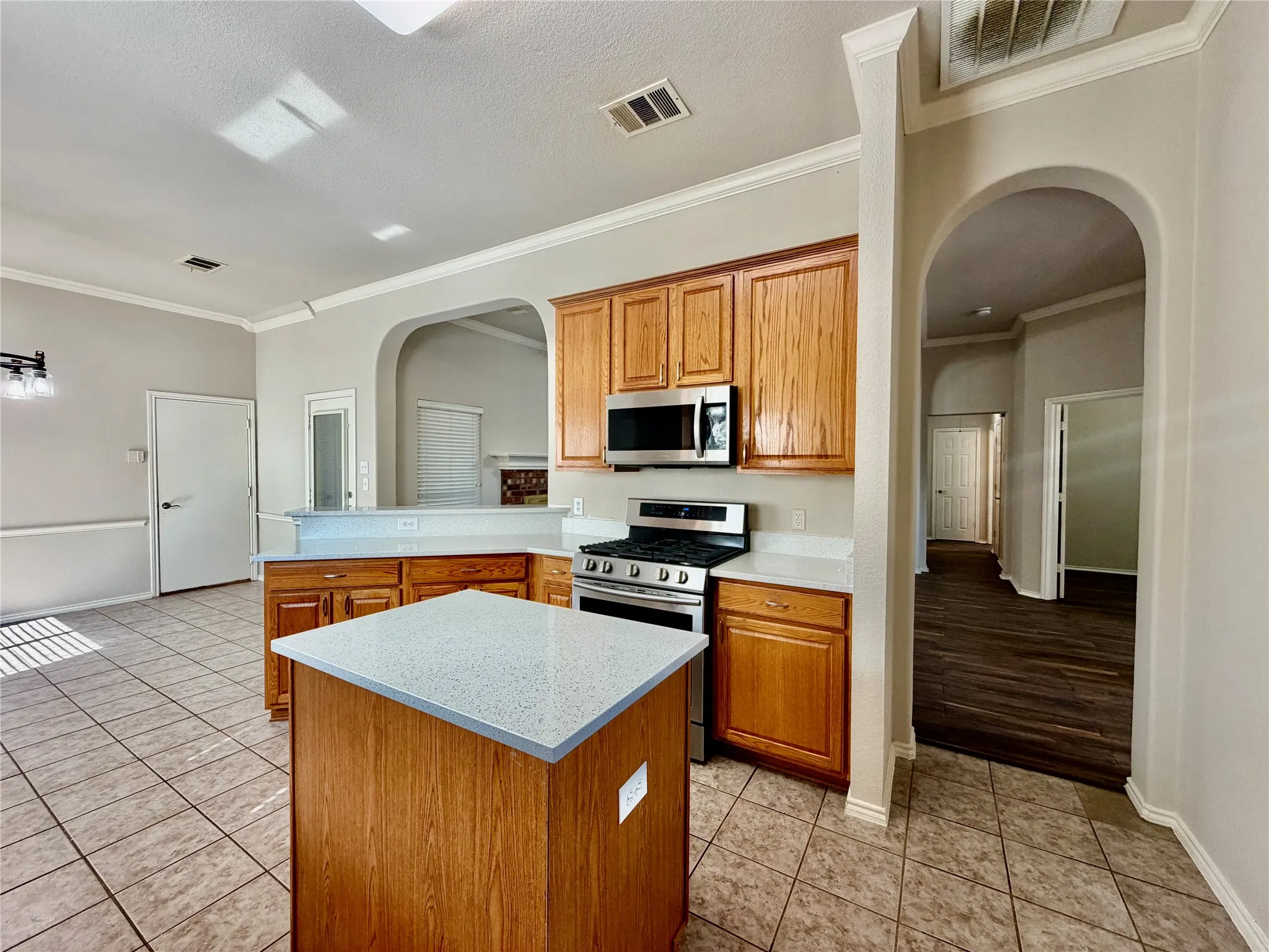 Single Family Residence For Rent in Dallas County , 4611 Harvest Lane, Sachse, Texas 75048, 4 Bedroom, 2 Bathroom, 1 Garage spaces, 2,159 Sqft, built in 2003, mls#21381191, Real Estate Agent in Sachse, Homes For Rent in Dallas county, Homes For Rent in Sachse, Realtor in Sachse Texas, Real Estate Brokerage Independent Realty Texas, Luminita Cordes Realtor