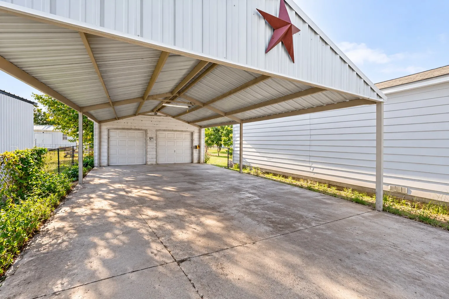 Single Family Residence For Sale in Callahan County , 525 Chestnut Street, Baird, Texas 79504, 3 Bedroom, 1 Bathroom, 1 Garage spaces, 1,162 Sqft, built in 1940, mls#21381187, Real Estate Agent in Baird, Homes For Sale in Callahan county, Homes For Sale in Baird, Realtor in Baird Texas, Real Estate Brokerage Independent Realty Texas, Luminita Cordes Realtor