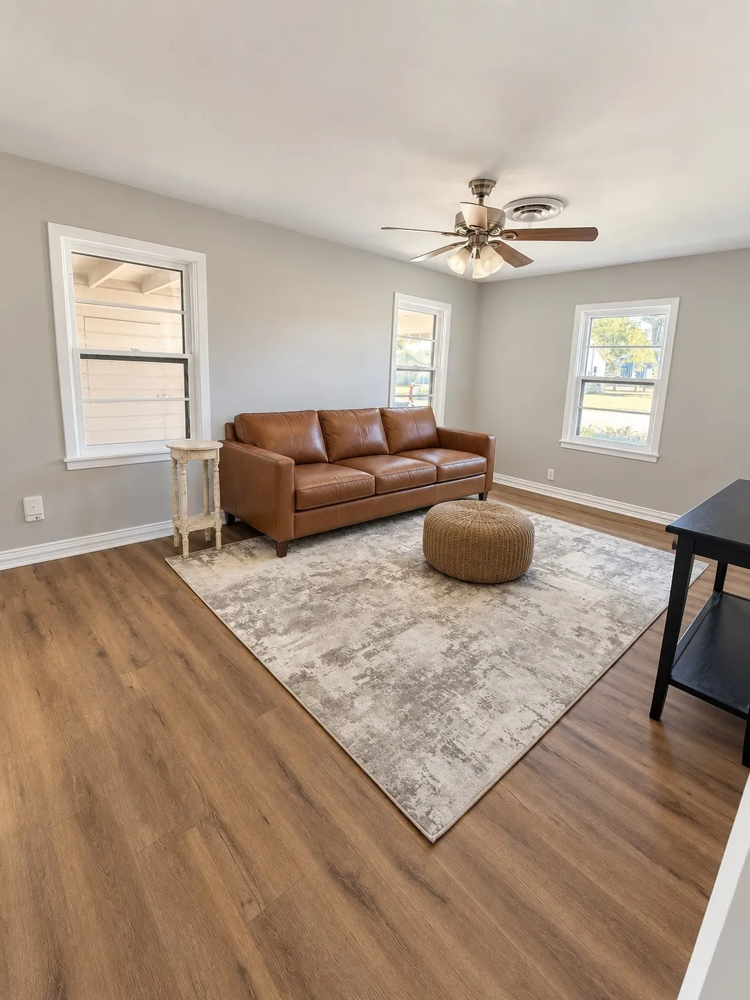Single Family Residence For Sale in Clay County , 1109 E Ikard Street, Henrietta, Texas 76365, 3 Bedroom, 2 Bathroom, Garage spaces, 1,236 Sqft, built in 1954, mls#21381196, Real Estate Agent in Henrietta, Homes For Sale in Clay county, Homes For Sale in Henrietta, Realtor in Henrietta Texas, Real Estate Brokerage Independent Realty Texas, Luminita Cordes Realtor