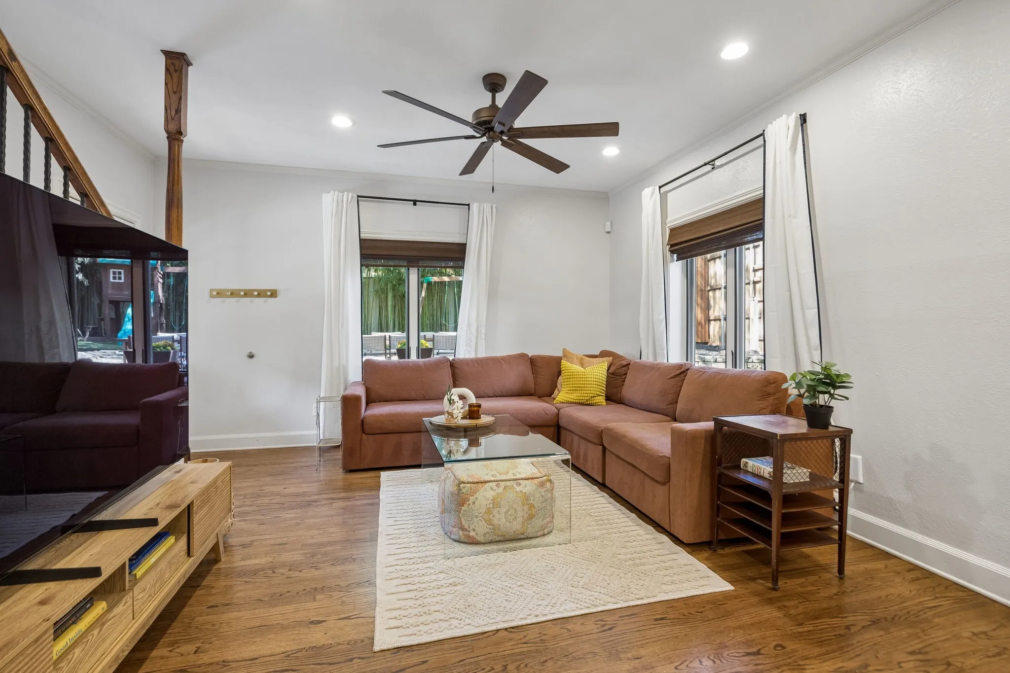 Single Family Residence For Sale in Dallas County , 1027 Sarasota Circle, Dallas, Texas 75223, 3 Bedroom, 2 Bathroom, 1 Garage spaces, 2,131 Sqft, built in 1936, mls#21381079, Real Estate Agent in Dallas, Homes For Sale in Dallas county, Homes For Sale in Dallas, Realtor in Dallas Texas, Real Estate Brokerage Independent Realty Texas, Luminita Cordes Realtor