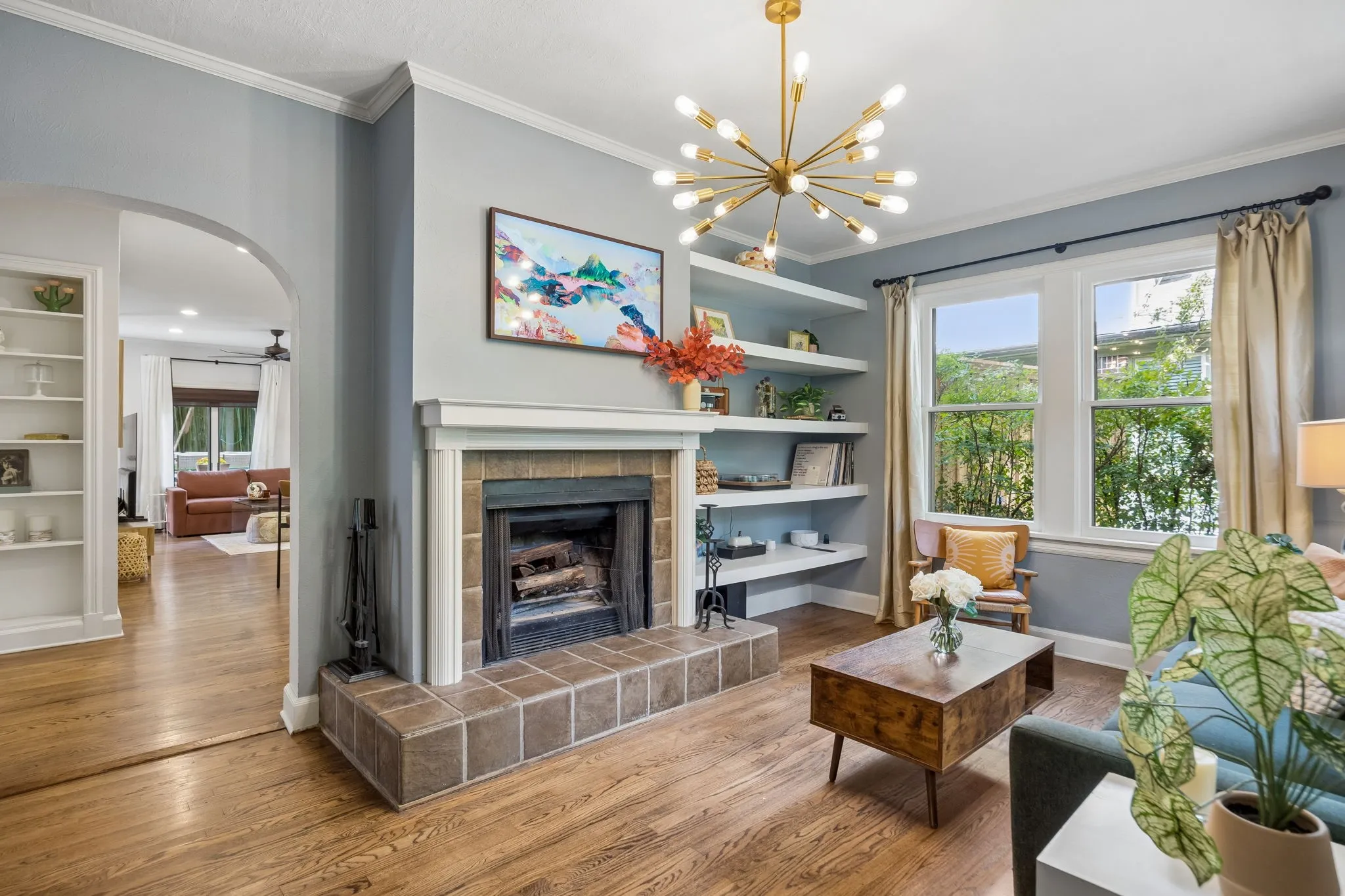 Great front living area surrounded by windows. Could also serve as formal dining room.