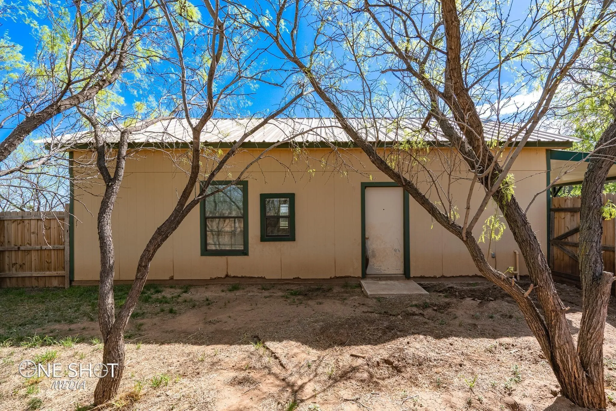 Single Family Residence For Rent in Taylor County , 542 Mccartney Lane, Tye, Texas 79563, 3 Bedroom, 2 Bathroom, Garage spaces, 1,650 Sqft, built in 2009, mls#21381202, Real Estate Agent in Tye, Homes For Rent in Taylor county, Homes For Rent in Tye, Realtor in Tye Texas, Real Estate Brokerage Independent Realty Texas, Luminita Cordes Realtor