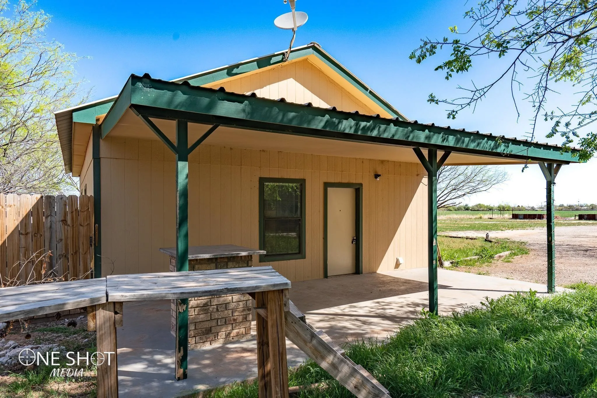 Single Family Residence For Rent in Taylor County , 542 Mccartney Lane, Tye, Texas 79563, 3 Bedroom, 2 Bathroom, Garage spaces, 1,650 Sqft, built in 2009, mls#21381202, Real Estate Agent in Tye, Homes For Rent in Taylor county, Homes For Rent in Tye, Realtor in Tye Texas, Real Estate Brokerage Independent Realty Texas, Luminita Cordes Realtor