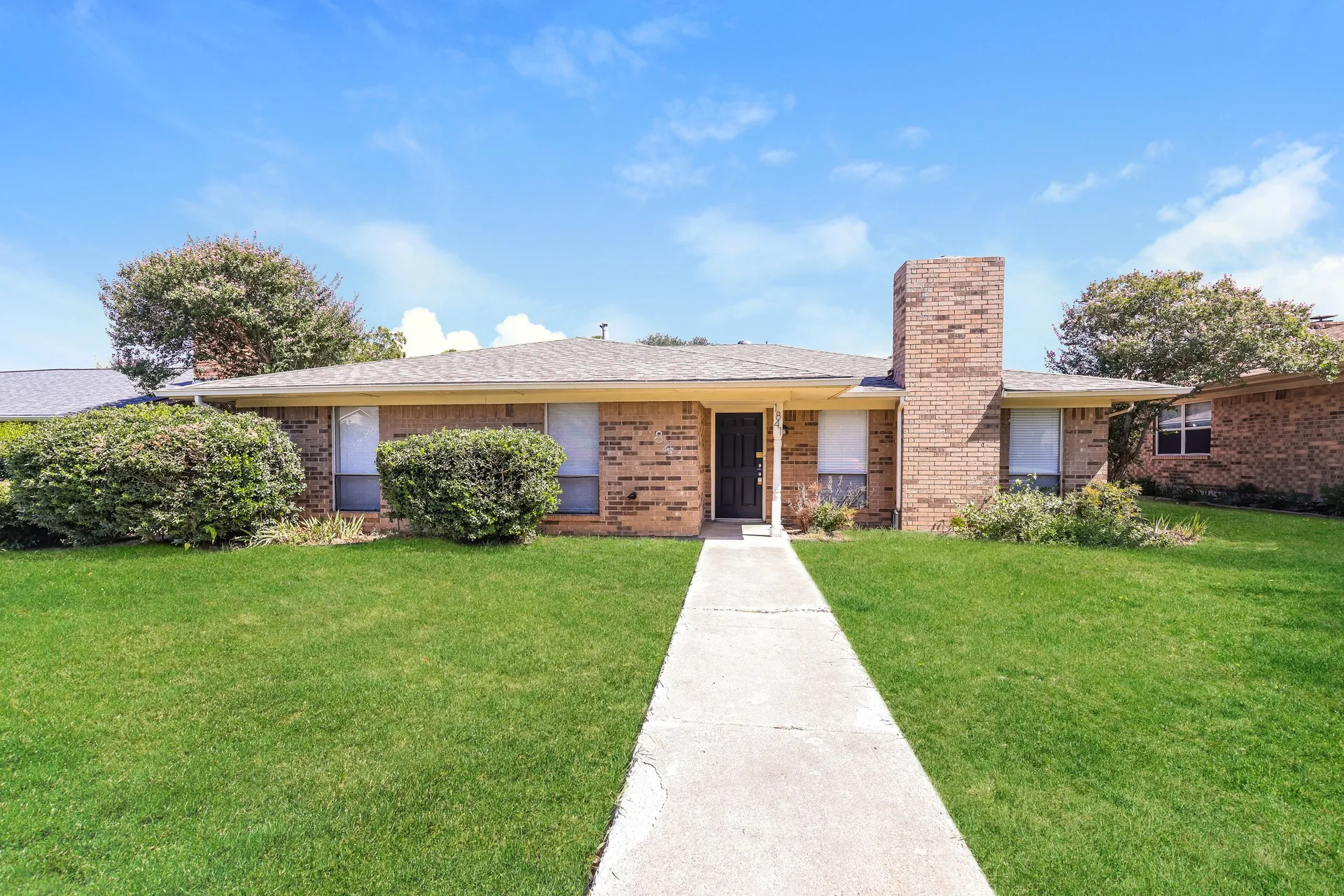 Single Family Residence For Rent in Denton County , 1841 College Parkway, Lewisville, Texas 75077, 4 Bedroom, 2 Bathroom, 2 Garage spaces, 1,701 Sqft, built in 1975, mls#21381207, Real Estate Agent in Lewisville, Homes For Rent in Denton county, Homes For Rent in Lewisville, Realtor in Lewisville Texas, Real Estate Brokerage Independent Realty Texas, Luminita Cordes Realtor