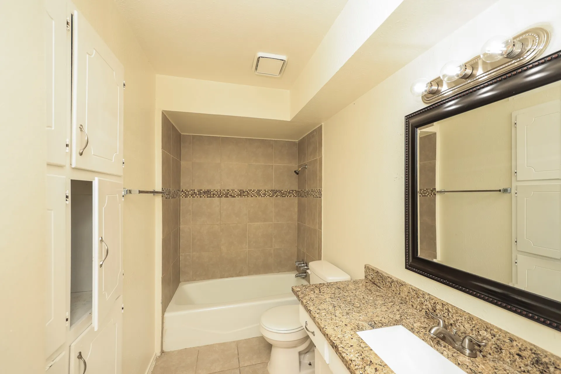 Single Family Residence For Rent in Denton County , 1841 College Parkway, Lewisville, Texas 75077, 4 Bedroom, 2 Bathroom, 2 Garage spaces, 1,701 Sqft, built in 1975, mls#21381207, Real Estate Agent in Lewisville, Homes For Rent in Denton county, Homes For Rent in Lewisville, Realtor in Lewisville Texas, Real Estate Brokerage Independent Realty Texas, Luminita Cordes Realtor