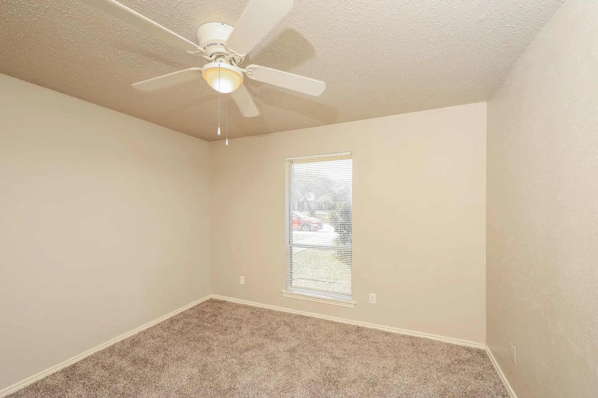 Single Family Residence For Rent in Denton County , 1841 College Parkway, Lewisville, Texas 75077, 4 Bedroom, 2 Bathroom, 2 Garage spaces, 1,701 Sqft, built in 1975, mls#21381207, Real Estate Agent in Lewisville, Homes For Rent in Denton county, Homes For Rent in Lewisville, Realtor in Lewisville Texas, Real Estate Brokerage Independent Realty Texas, Luminita Cordes Realtor
