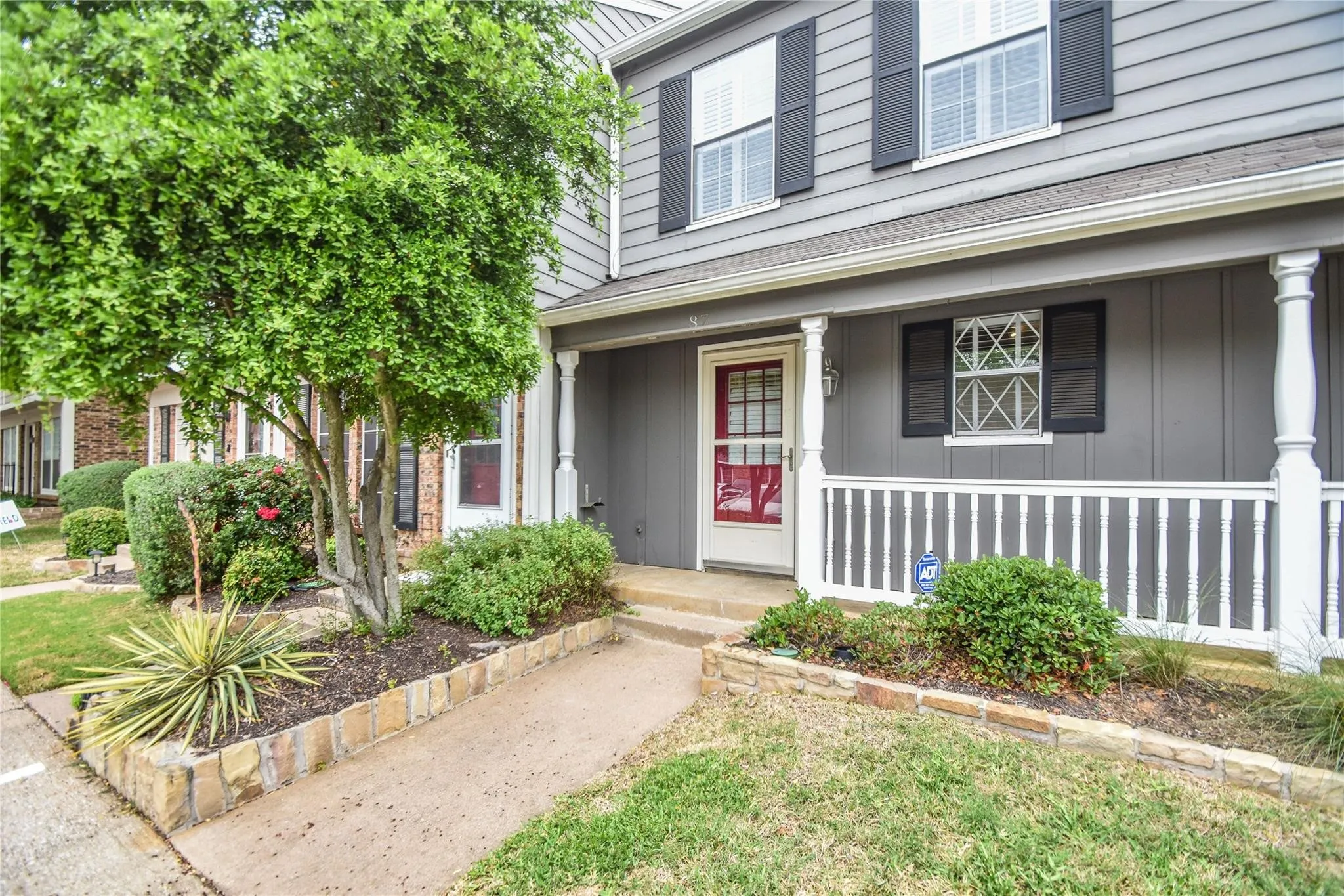 Townhouse For Rent in Tarrant County , 87 Winchester Drive, Euless, Texas 76039, 2 Bedroom, 2 Bathroom, Garage spaces, 1,120 Sqft, built in 1983, mls#21381219, Real Estate Agent in Euless, Homes For Rent in Tarrant county, Homes For Rent in Euless, Realtor in Euless Texas, Real Estate Brokerage Independent Realty Texas, Luminita Cordes Realtor