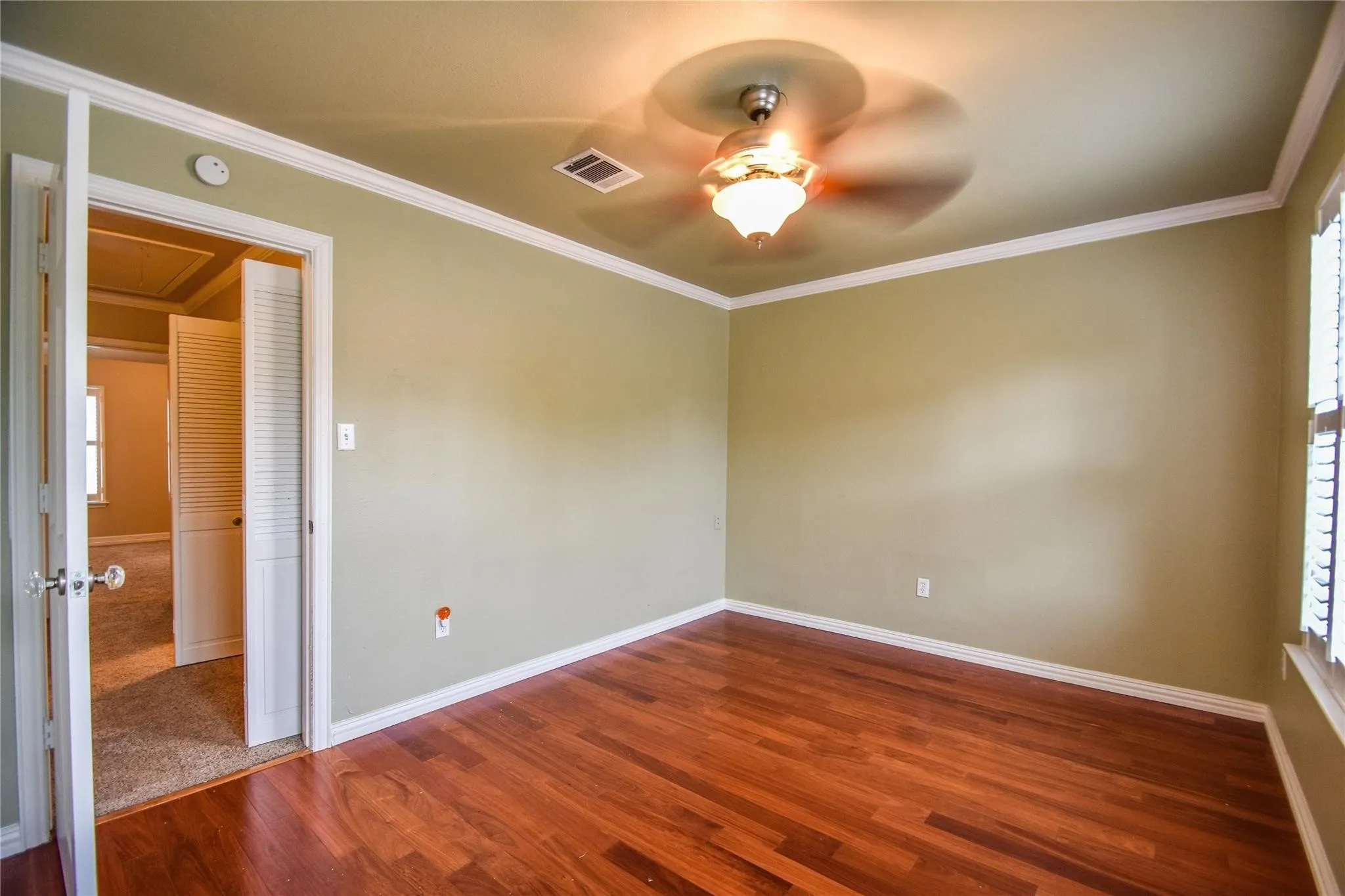 Townhouse For Rent in Tarrant County , 87 Winchester Drive, Euless, Texas 76039, 2 Bedroom, 2 Bathroom, Garage spaces, 1,120 Sqft, built in 1983, mls#21381219, Real Estate Agent in Euless, Homes For Rent in Tarrant county, Homes For Rent in Euless, Realtor in Euless Texas, Real Estate Brokerage Independent Realty Texas, Luminita Cordes Realtor