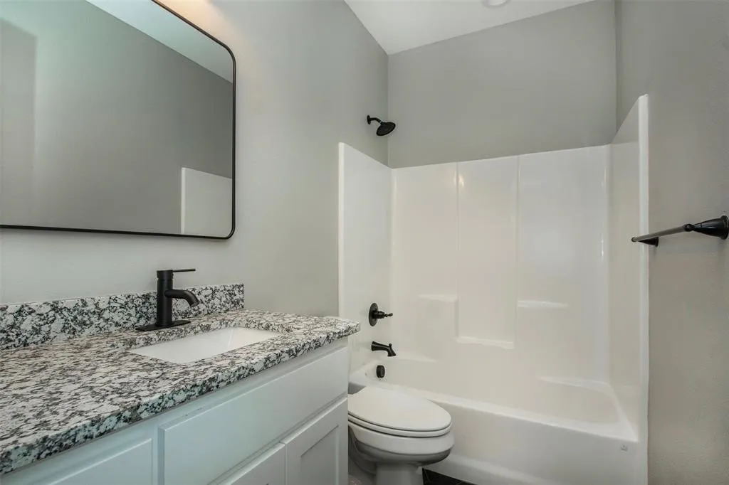 Townhouse For Rent in Grayson County , 20494 US Highway 377 C, Whitesboro, Texas 76273, 2 Bedroom, 1 Bathroom, Garage spaces, 991 Sqft, built in 2023, mls#21381227, Real Estate Agent in Whitesboro, Homes For Rent in Grayson county, Homes For Rent in Whitesboro, Realtor in Whitesboro Texas, Real Estate Brokerage Independent Realty Texas, Luminita Cordes Realtor