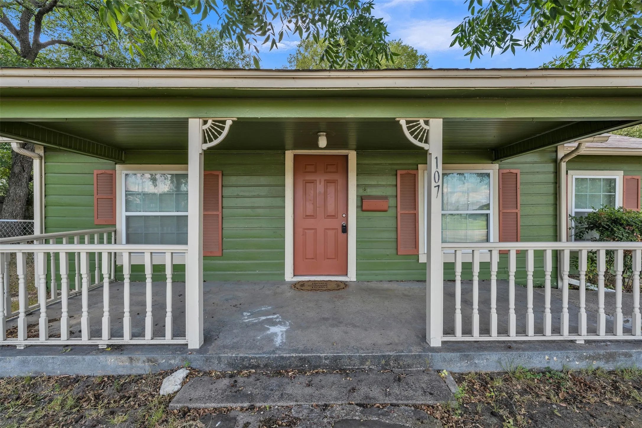 Single Family Residence For Rent in Tarrant County , 107 Brown Street, Mansfield, Texas 76063, 3 Bedroom, 2 Bathroom, Garage spaces, 1,288 Sqft, built in 1930, mls#21381205, Real Estate Agent in Mansfield, Homes For Rent in Tarrant county, Homes For Rent in Mansfield, Realtor in Mansfield Texas, Real Estate Brokerage Independent Realty Texas, Luminita Cordes Realtor