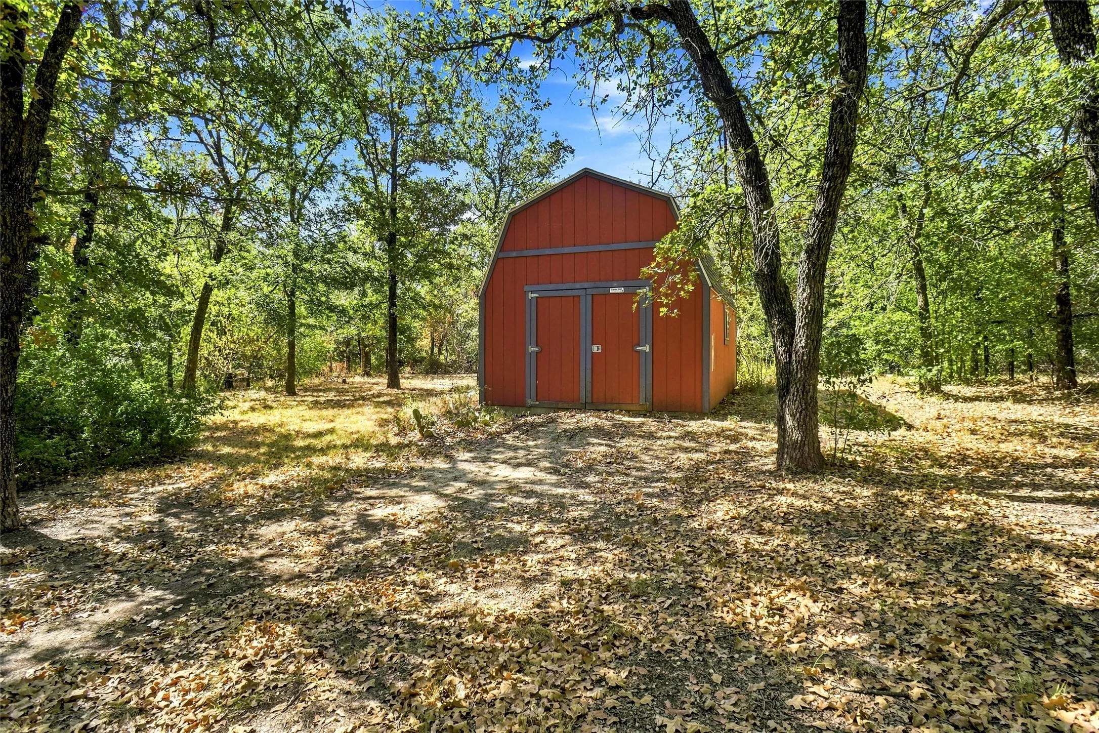 Single Family Residence For Sale in Parker County , 676 Boling Ranch Road, Azle, Texas 76020, 4 Bedroom, 3 Bathroom, 3 Garage spaces, 3,461 Sqft, built in 2002, mls#21370470, Real Estate Agent in Azle, Homes For Sale in Parker county, Homes For Sale in Azle, Realtor in Azle Texas, Real Estate Brokerage Independent Realty Texas, Luminita Cordes Realtor