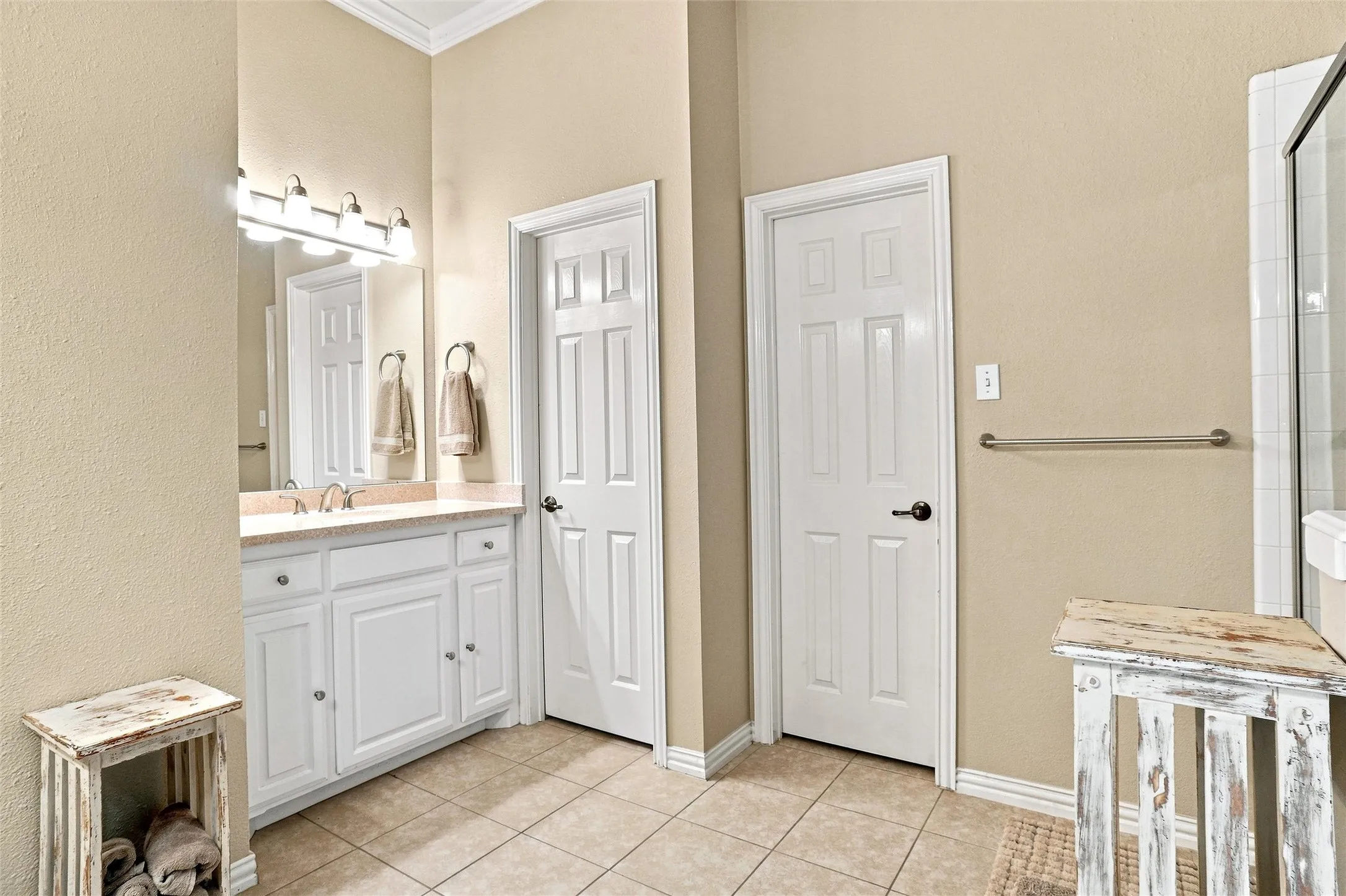 Single Family Residence For Sale in Parker County , 676 Boling Ranch Road, Azle, Texas 76020, 4 Bedroom, 3 Bathroom, 3 Garage spaces, 3,461 Sqft, built in 2002, mls#21370470, Real Estate Agent in Azle, Homes For Sale in Parker county, Homes For Sale in Azle, Realtor in Azle Texas, Real Estate Brokerage Independent Realty Texas, Luminita Cordes Realtor