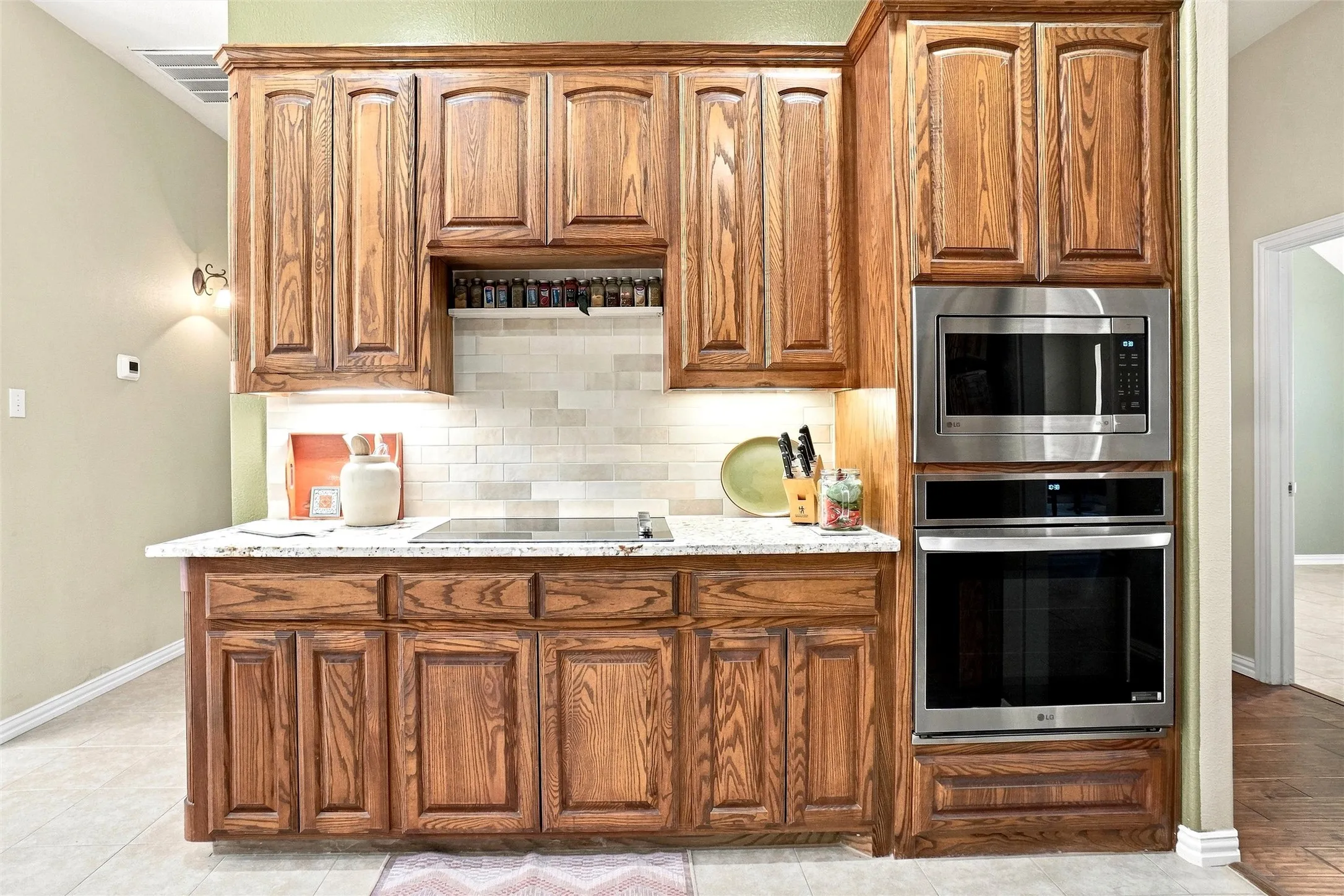 Single Family Residence For Sale in Parker County , 676 Boling Ranch Road, Azle, Texas 76020, 4 Bedroom, 3 Bathroom, 3 Garage spaces, 3,461 Sqft, built in 2002, mls#21370470, Real Estate Agent in Azle, Homes For Sale in Parker county, Homes For Sale in Azle, Realtor in Azle Texas, Real Estate Brokerage Independent Realty Texas, Luminita Cordes Realtor