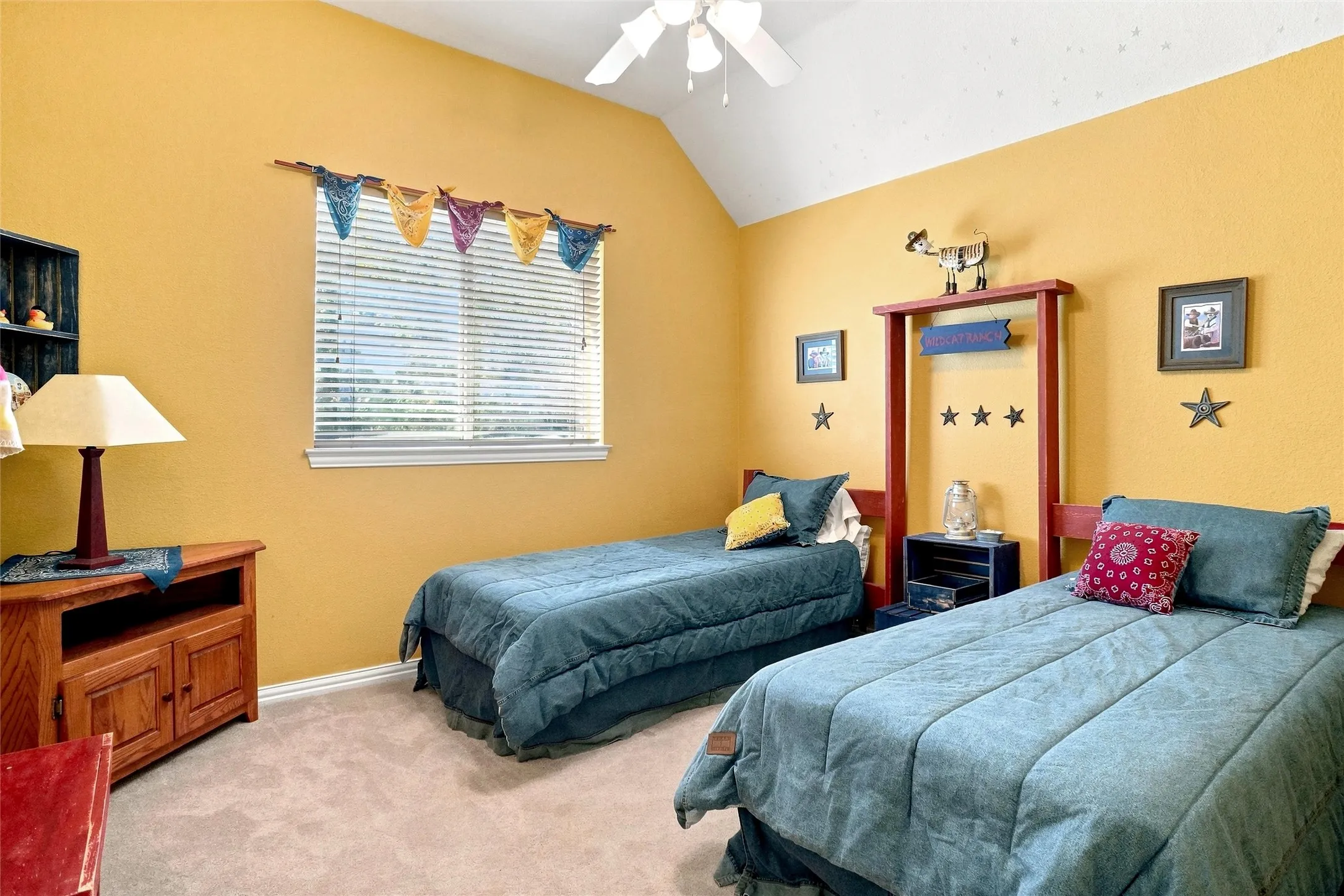 Single Family Residence For Sale in Parker County , 676 Boling Ranch Road, Azle, Texas 76020, 4 Bedroom, 3 Bathroom, 3 Garage spaces, 3,461 Sqft, built in 2002, mls#21370470, Real Estate Agent in Azle, Homes For Sale in Parker county, Homes For Sale in Azle, Realtor in Azle Texas, Real Estate Brokerage Independent Realty Texas, Luminita Cordes Realtor