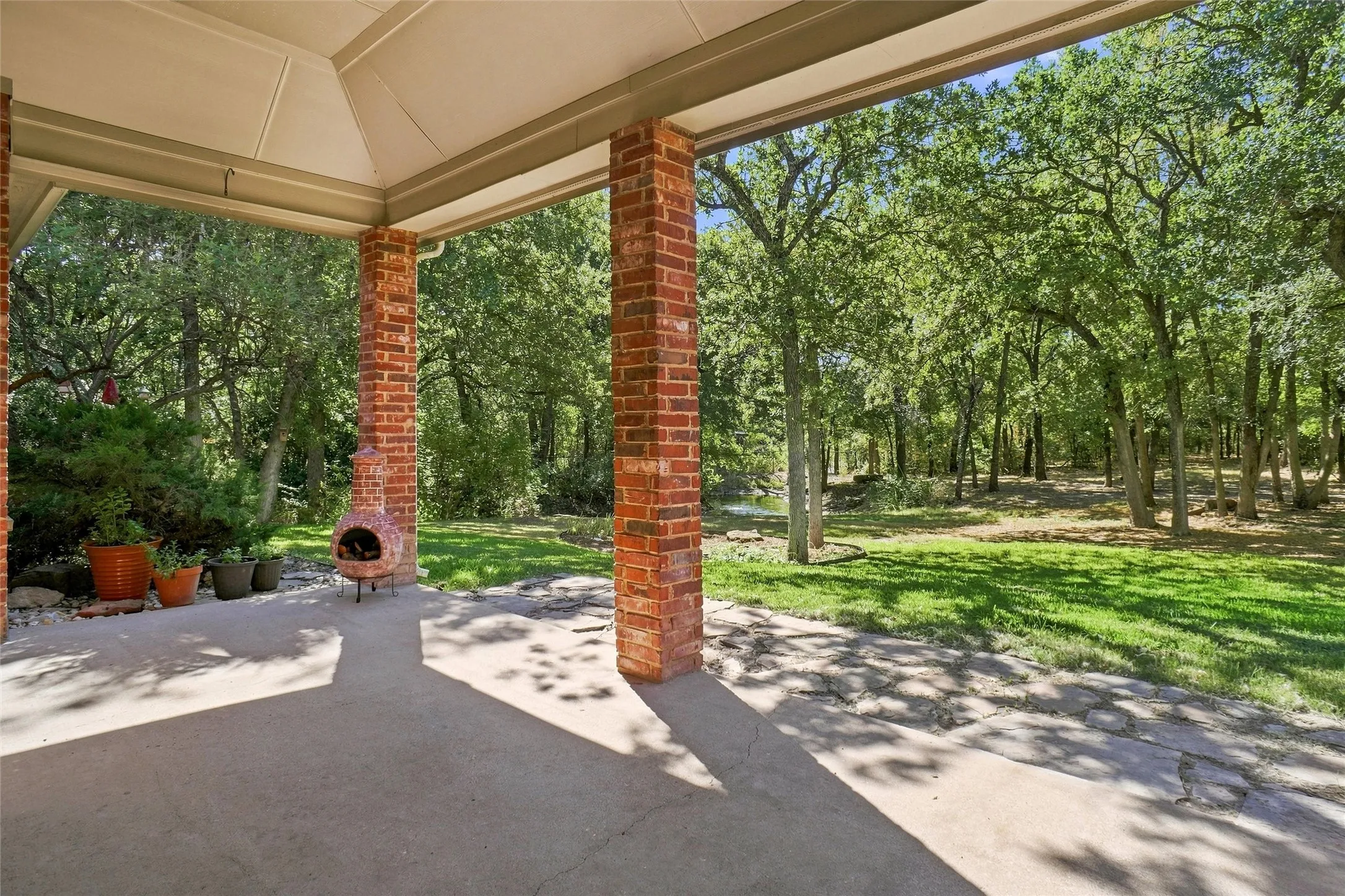 Single Family Residence For Sale in Parker County , 676 Boling Ranch Road, Azle, Texas 76020, 4 Bedroom, 3 Bathroom, 3 Garage spaces, 3,461 Sqft, built in 2002, mls#21370470, Real Estate Agent in Azle, Homes For Sale in Parker county, Homes For Sale in Azle, Realtor in Azle Texas, Real Estate Brokerage Independent Realty Texas, Luminita Cordes Realtor