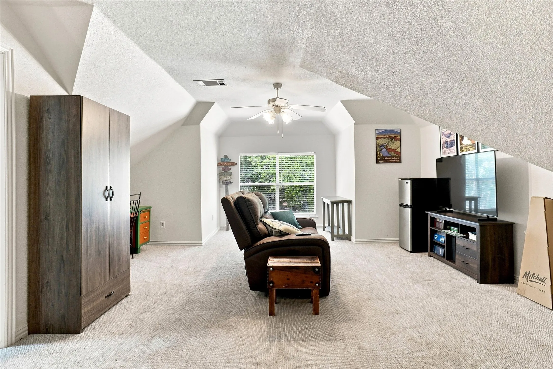 Single Family Residence For Sale in Parker County , 676 Boling Ranch Road, Azle, Texas 76020, 4 Bedroom, 3 Bathroom, 3 Garage spaces, 3,461 Sqft, built in 2002, mls#21370470, Real Estate Agent in Azle, Homes For Sale in Parker county, Homes For Sale in Azle, Realtor in Azle Texas, Real Estate Brokerage Independent Realty Texas, Luminita Cordes Realtor