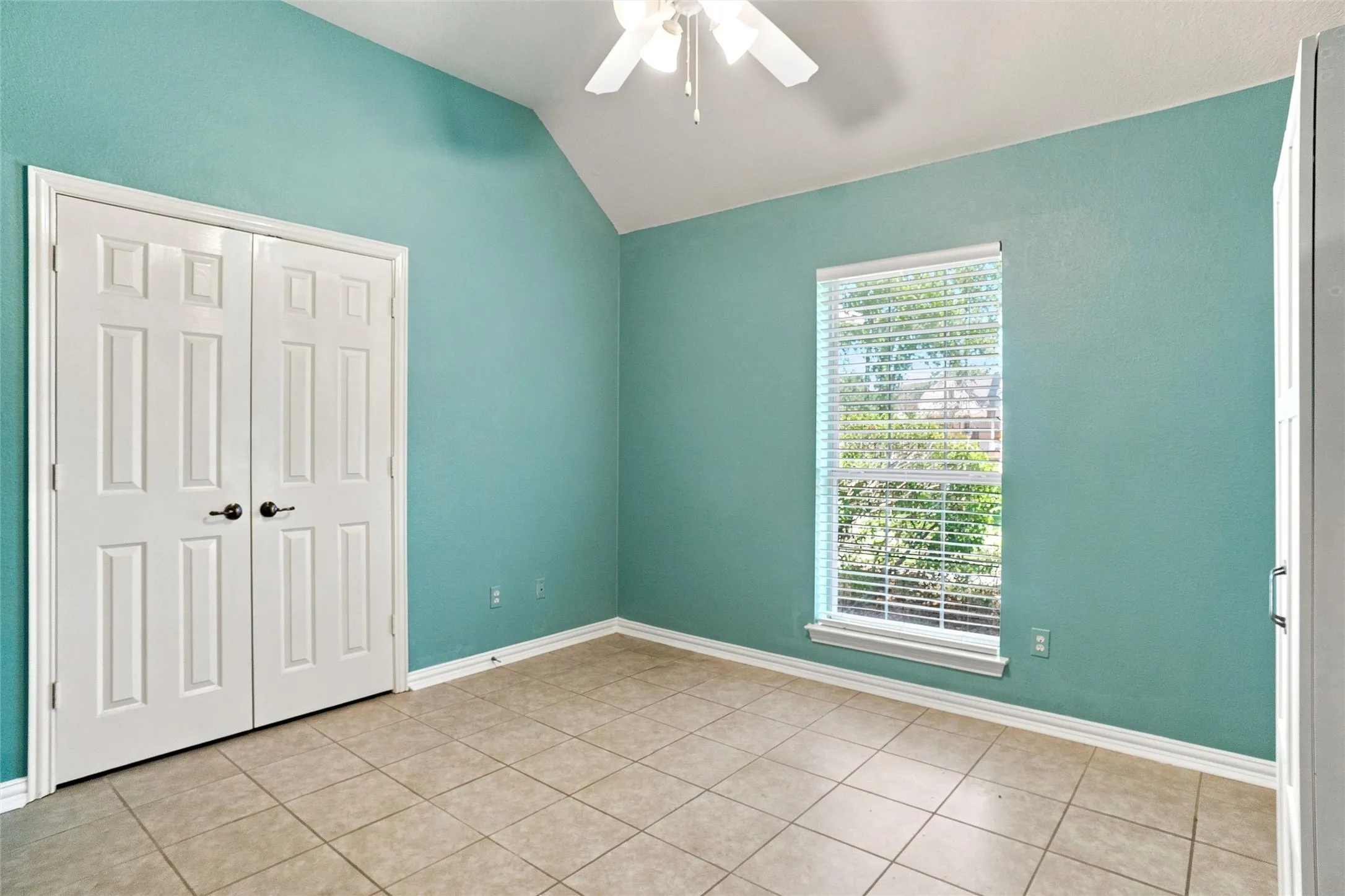 Single Family Residence For Sale in Parker County , 676 Boling Ranch Road, Azle, Texas 76020, 4 Bedroom, 3 Bathroom, 3 Garage spaces, 3,461 Sqft, built in 2002, mls#21370470, Real Estate Agent in Azle, Homes For Sale in Parker county, Homes For Sale in Azle, Realtor in Azle Texas, Real Estate Brokerage Independent Realty Texas, Luminita Cordes Realtor