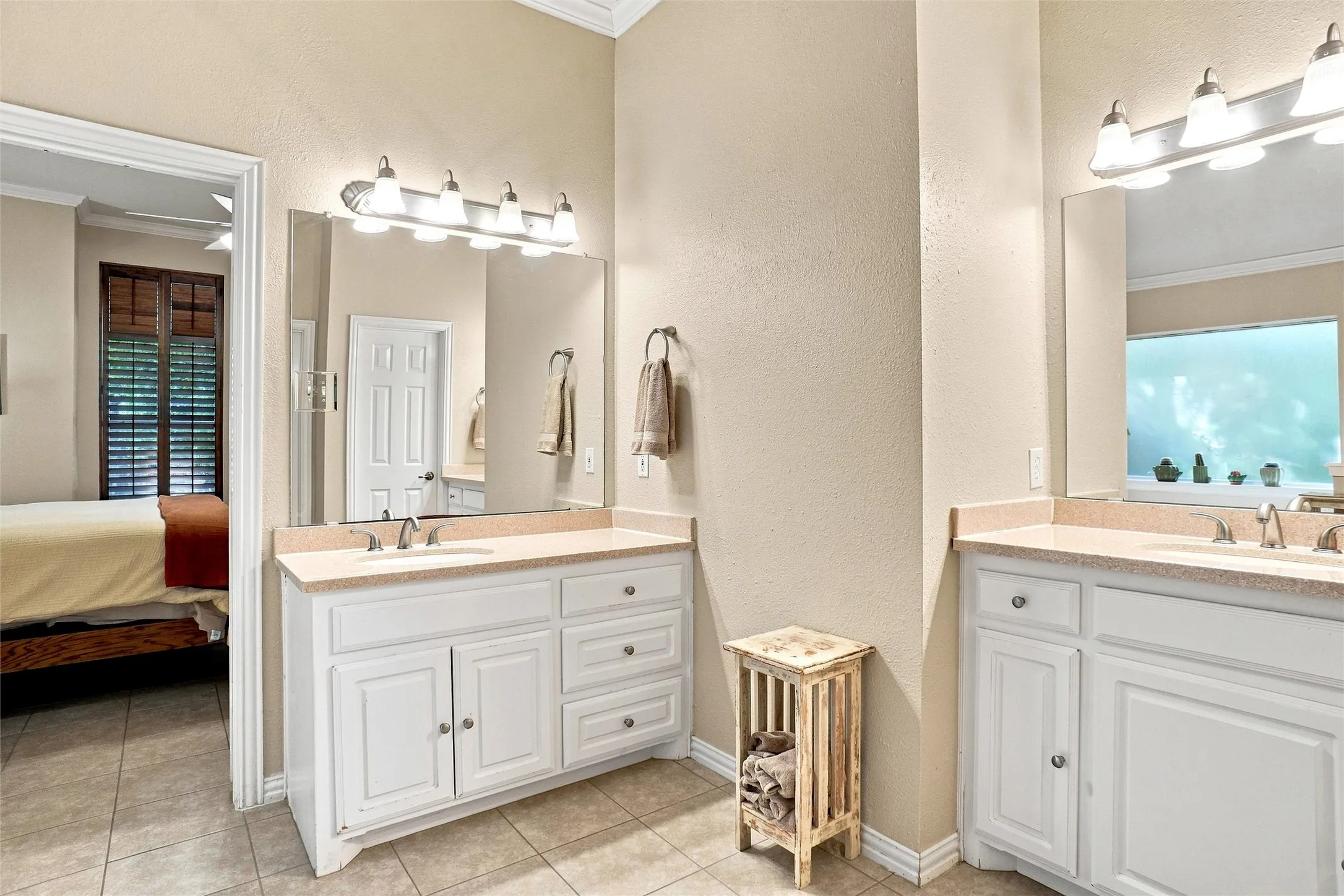 Single Family Residence For Sale in Parker County , 676 Boling Ranch Road, Azle, Texas 76020, 4 Bedroom, 3 Bathroom, 3 Garage spaces, 3,461 Sqft, built in 2002, mls#21370470, Real Estate Agent in Azle, Homes For Sale in Parker county, Homes For Sale in Azle, Realtor in Azle Texas, Real Estate Brokerage Independent Realty Texas, Luminita Cordes Realtor
