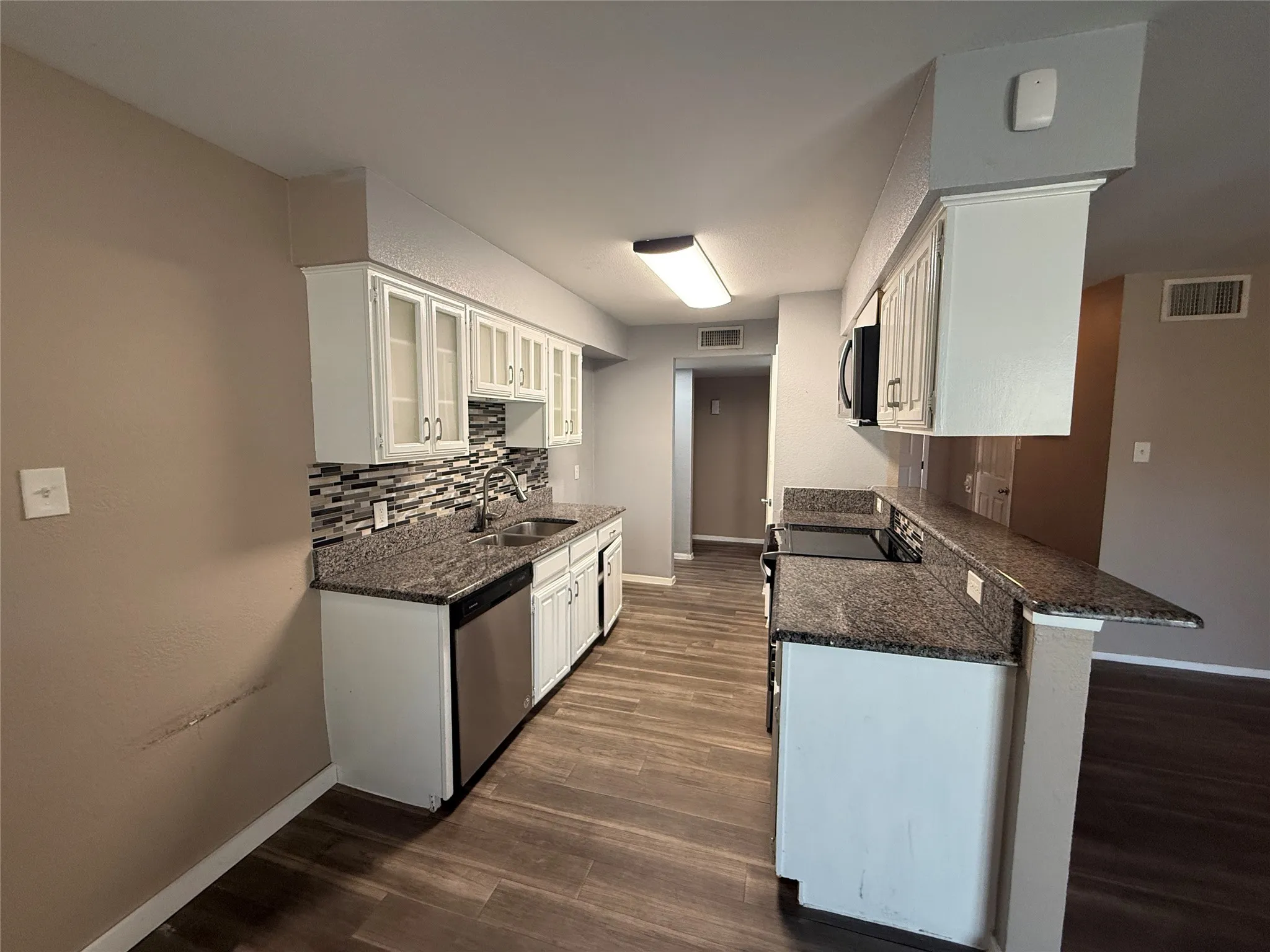 Single Family Residence For Sale in Tarrant County , 355 Ridgecrest Drive, Saginaw, Texas 76179, 3 Bedroom, 2 Bathroom, 2 Garage spaces, 1,439 Sqft, built in 1980, mls#21381214, Real Estate Agent in Saginaw, Homes For Sale in Tarrant county, Homes For Sale in Saginaw, Realtor in Saginaw Texas, Real Estate Brokerage Independent Realty Texas, Luminita Cordes Realtor