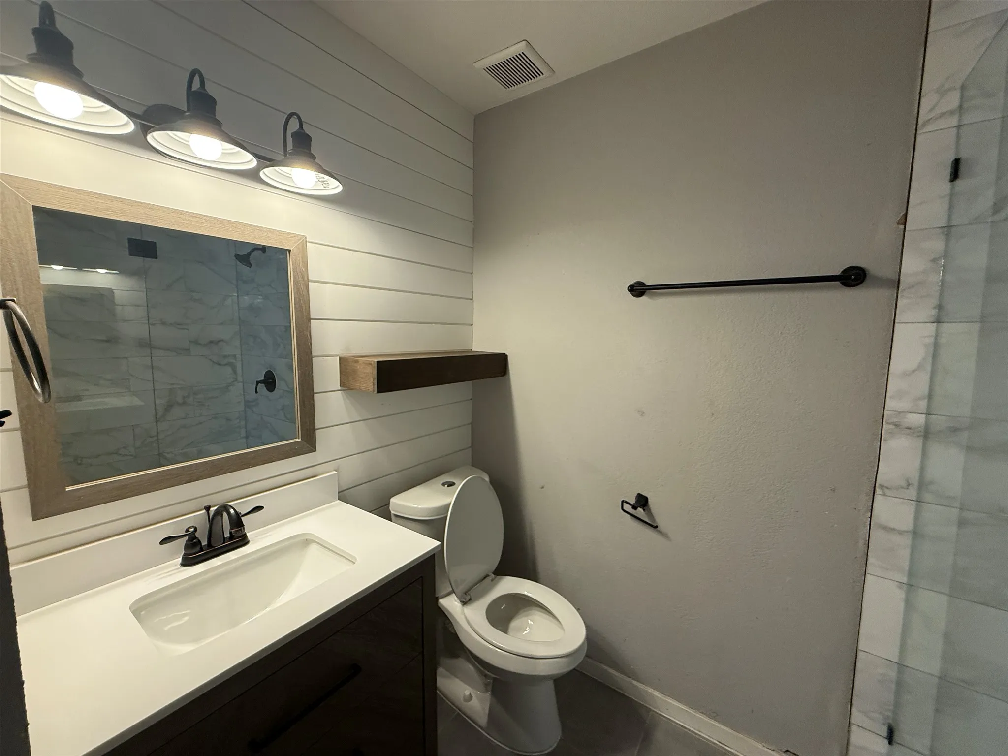 Single Family Residence For Sale in Tarrant County , 355 Ridgecrest Drive, Saginaw, Texas 76179, 3 Bedroom, 2 Bathroom, 2 Garage spaces, 1,439 Sqft, built in 1980, mls#21381214, Real Estate Agent in Saginaw, Homes For Sale in Tarrant county, Homes For Sale in Saginaw, Realtor in Saginaw Texas, Real Estate Brokerage Independent Realty Texas, Luminita Cordes Realtor