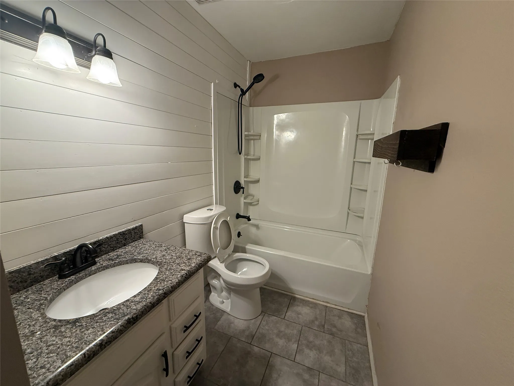 Single Family Residence For Sale in Tarrant County , 355 Ridgecrest Drive, Saginaw, Texas 76179, 3 Bedroom, 2 Bathroom, 2 Garage spaces, 1,439 Sqft, built in 1980, mls#21381214, Real Estate Agent in Saginaw, Homes For Sale in Tarrant county, Homes For Sale in Saginaw, Realtor in Saginaw Texas, Real Estate Brokerage Independent Realty Texas, Luminita Cordes Realtor