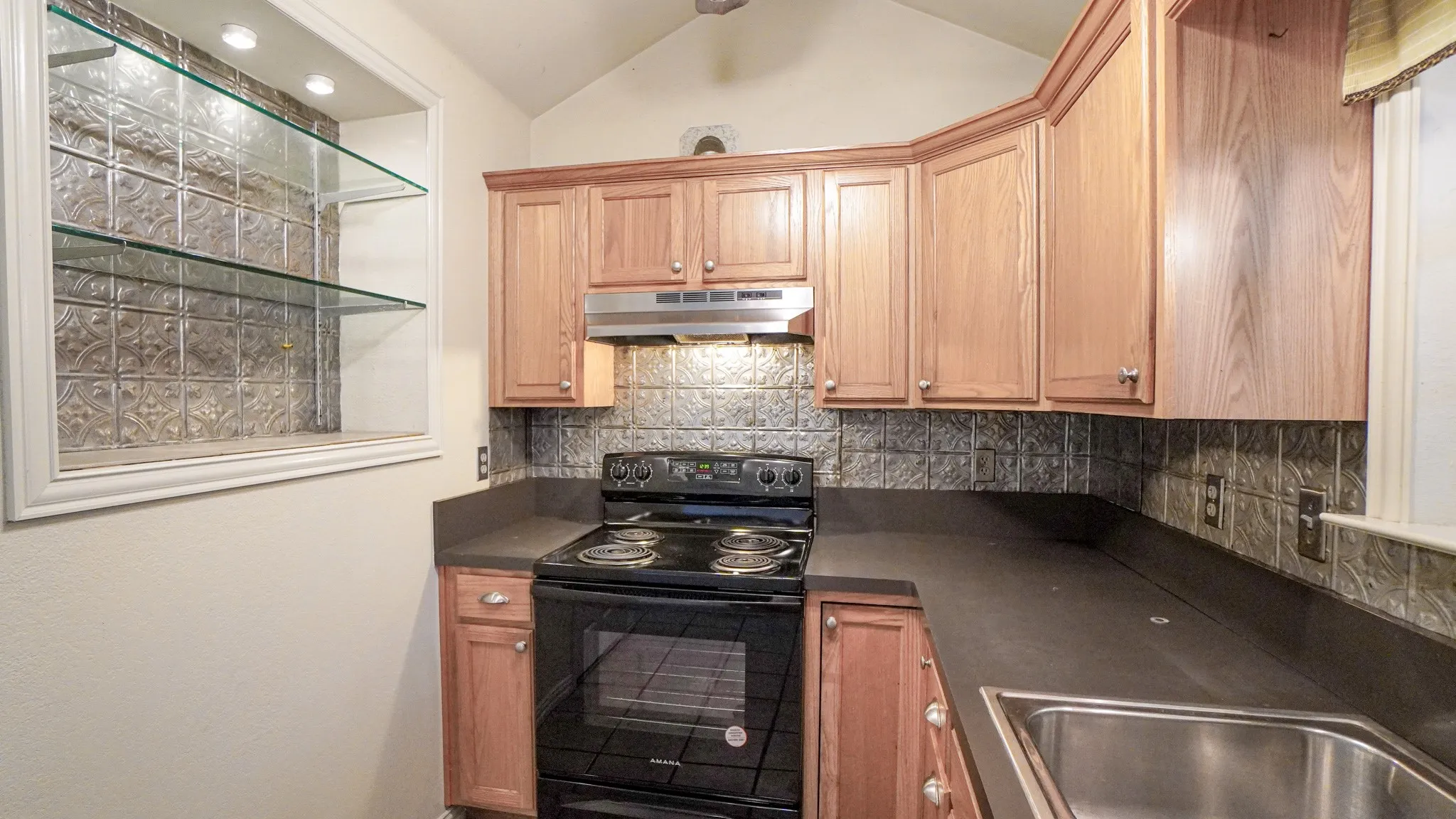 Single Family Residence For Rent in Rockwall County , 1044 N King Road, Fate, Texas 75189, 2 Bedroom, 1 Bathroom, Garage spaces, 864 Sqft, built in 2001, mls#21380903, Real Estate Agent in Fate, Homes For Rent in Rockwall county, Homes For Rent in Fate, Realtor in Fate Texas, Real Estate Brokerage Independent Realty Texas, Luminita Cordes Realtor