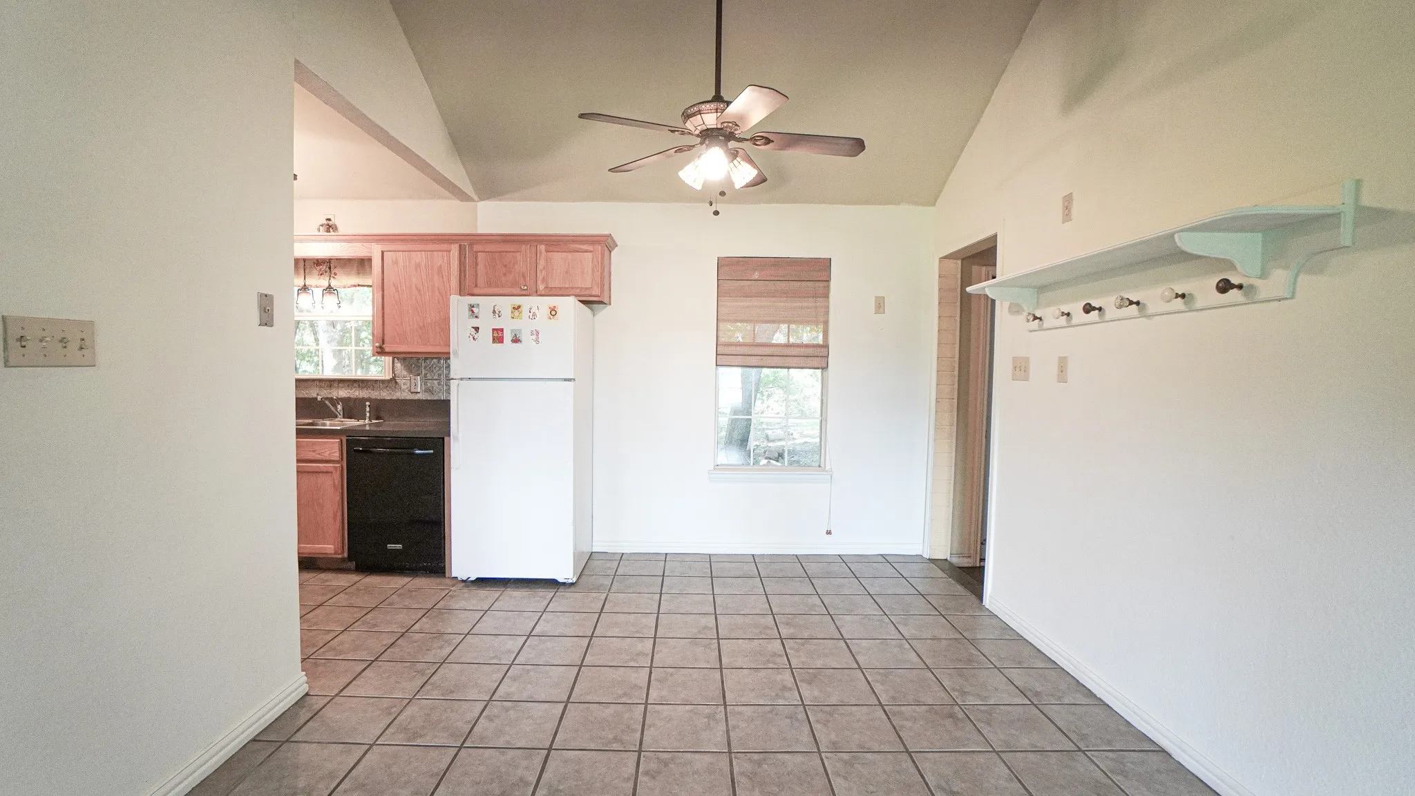 Single Family Residence For Rent in Rockwall County , 1044 N King Road, Fate, Texas 75189, 2 Bedroom, 1 Bathroom, Garage spaces, 864 Sqft, built in 2001, mls#21380903, Real Estate Agent in Fate, Homes For Rent in Rockwall county, Homes For Rent in Fate, Realtor in Fate Texas, Real Estate Brokerage Independent Realty Texas, Luminita Cordes Realtor