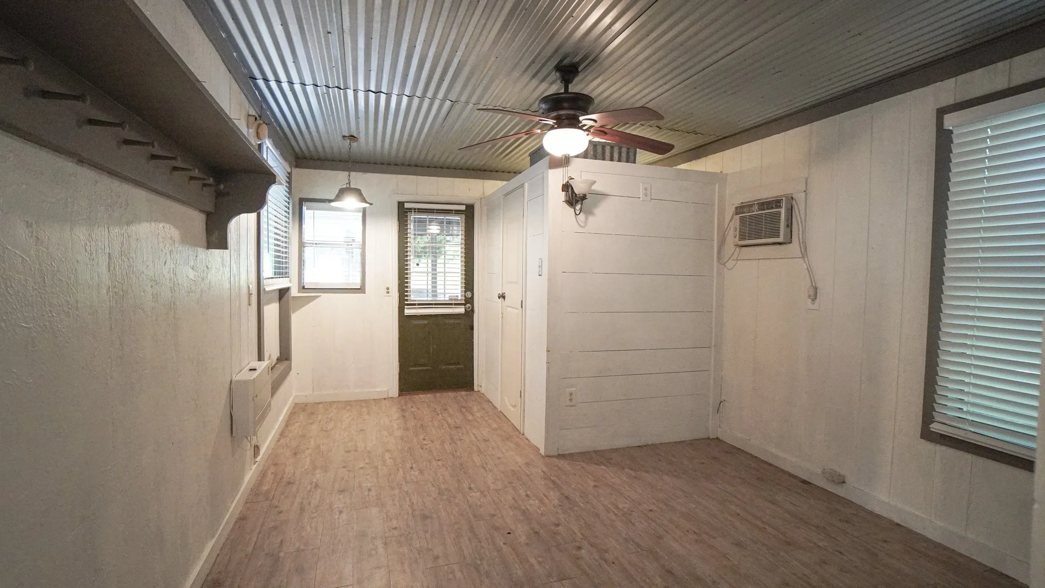 Single Family Residence For Rent in Rockwall County , 1044 N King Road, Fate, Texas 75189, 2 Bedroom, 1 Bathroom, Garage spaces, 864 Sqft, built in 2001, mls#21380903, Real Estate Agent in Fate, Homes For Rent in Rockwall county, Homes For Rent in Fate, Realtor in Fate Texas, Real Estate Brokerage Independent Realty Texas, Luminita Cordes Realtor