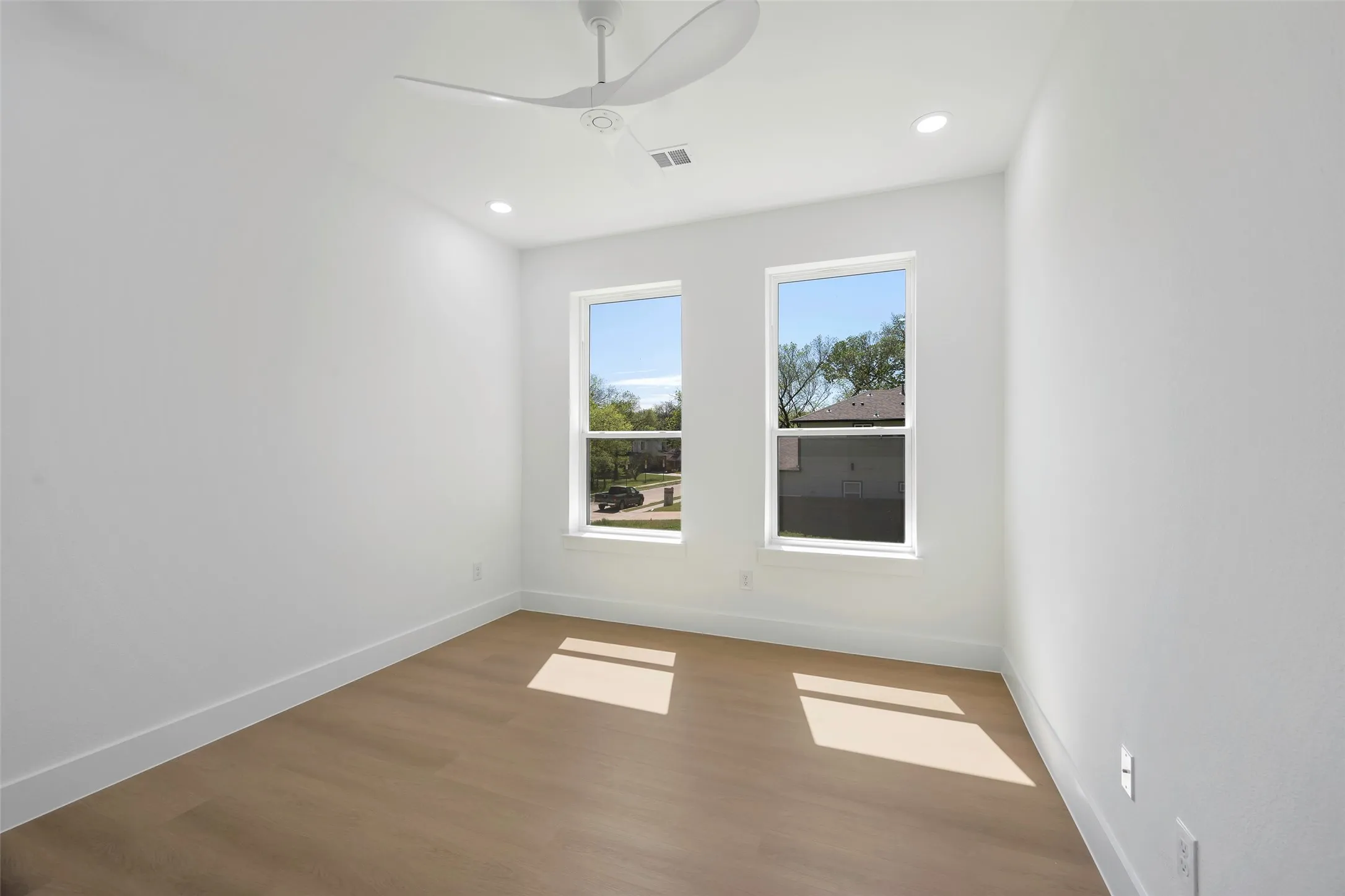 Single Family Residence For Sale in Dallas County , 459 Hart Street, Dallas, Texas 75203, 4 Bedroom, 3 Bathroom, 2 Garage spaces, 2,400 Sqft, built in 2025, mls#21381235, Real Estate Agent in Dallas, Homes For Sale in Dallas county, Homes For Sale in Dallas, Realtor in Dallas Texas, Real Estate Brokerage Independent Realty Texas, Luminita Cordes Realtor