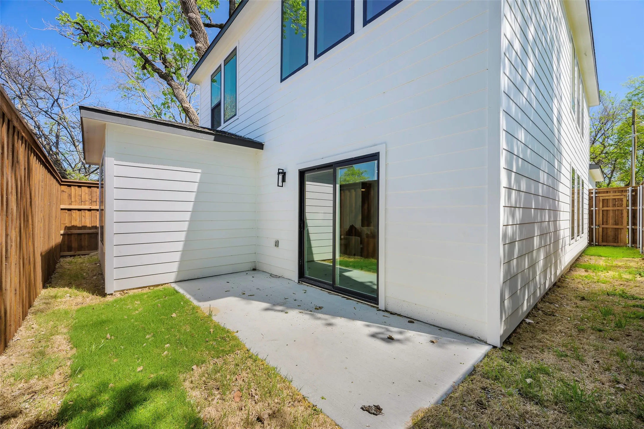 Single Family Residence For Sale in Dallas County , 459 Hart Street, Dallas, Texas 75203, 4 Bedroom, 3 Bathroom, 2 Garage spaces, 2,400 Sqft, built in 2025, mls#21381235, Real Estate Agent in Dallas, Homes For Sale in Dallas county, Homes For Sale in Dallas, Realtor in Dallas Texas, Real Estate Brokerage Independent Realty Texas, Luminita Cordes Realtor