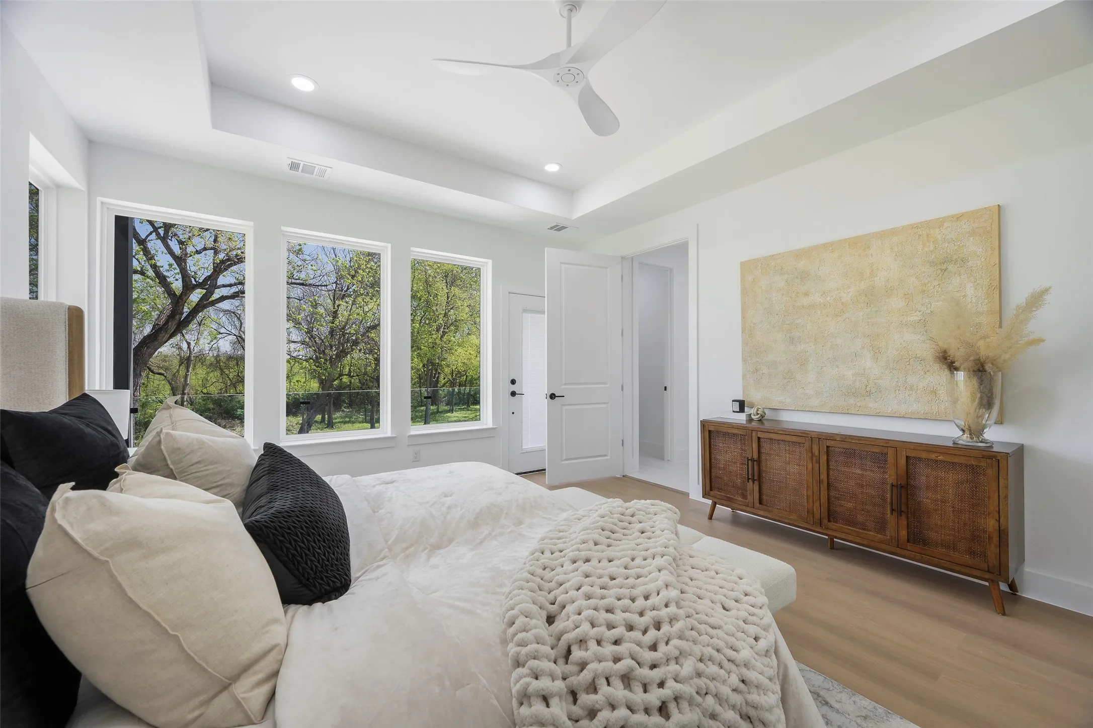 Single Family Residence For Sale in Dallas County , 459 Hart Street, Dallas, Texas 75203, 4 Bedroom, 3 Bathroom, 2 Garage spaces, 2,400 Sqft, built in 2025, mls#21381235, Real Estate Agent in Dallas, Homes For Sale in Dallas county, Homes For Sale in Dallas, Realtor in Dallas Texas, Real Estate Brokerage Independent Realty Texas, Luminita Cordes Realtor