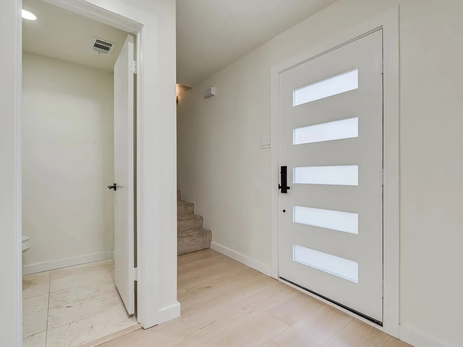 Townhouse For Rent in Dallas County , 2730 Golfing Green Drive, Farmers Branch, Texas 75234, 4 Bedroom, 3 Bathroom, Garage spaces, 1,740 Sqft, built in 1971, mls#21380918, Real Estate Agent in Farmers Branch, Homes For Rent in Dallas county, Homes For Rent in Farmers Branch, Realtor in Farmers Branch Texas, Real Estate Brokerage Independent Realty Texas, Luminita Cordes Realtor