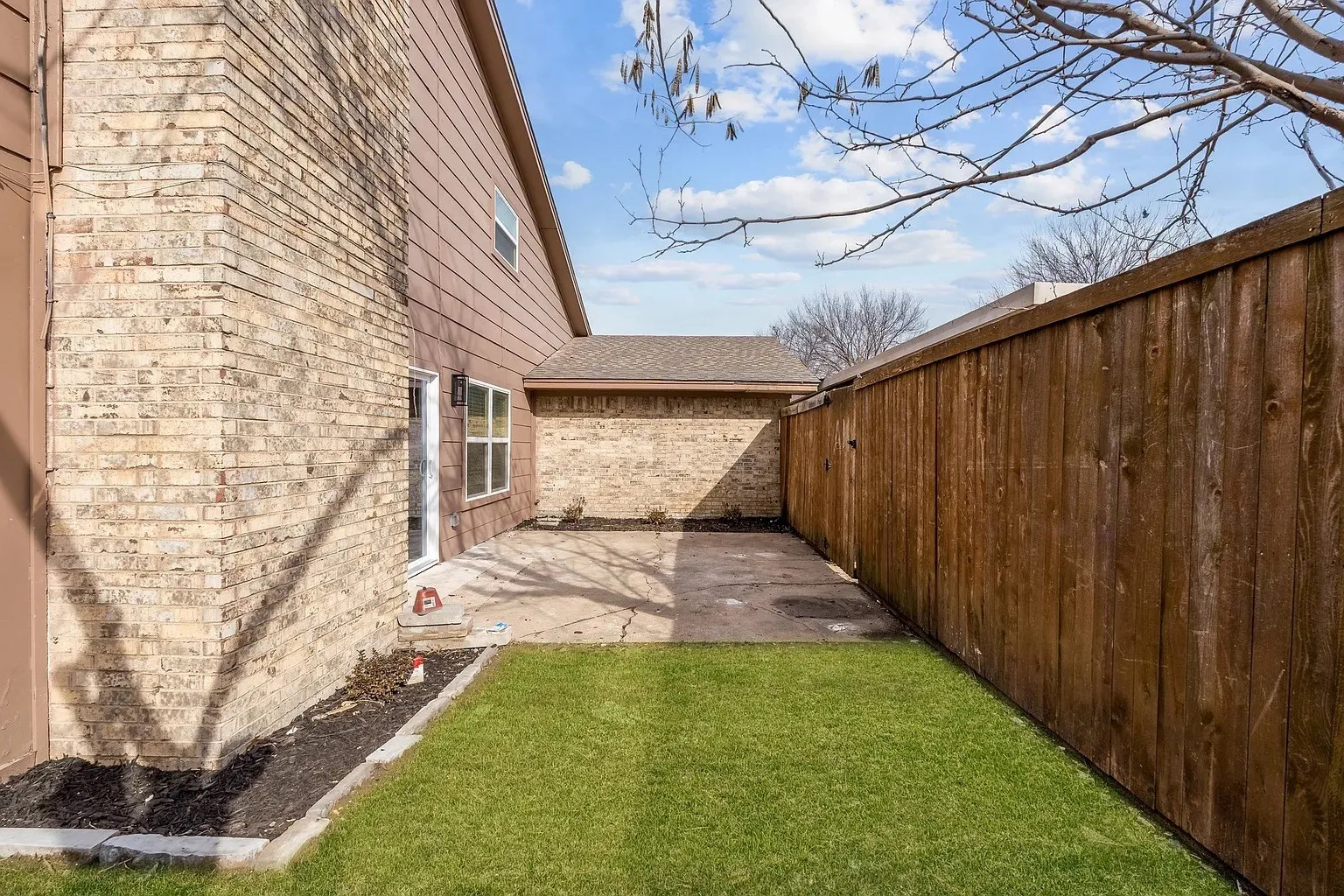 Townhouse For Rent in Dallas County , 2730 Golfing Green Drive, Farmers Branch, Texas 75234, 4 Bedroom, 3 Bathroom, Garage spaces, 1,740 Sqft, built in 1971, mls#21380918, Real Estate Agent in Farmers Branch, Homes For Rent in Dallas county, Homes For Rent in Farmers Branch, Realtor in Farmers Branch Texas, Real Estate Brokerage Independent Realty Texas, Luminita Cordes Realtor