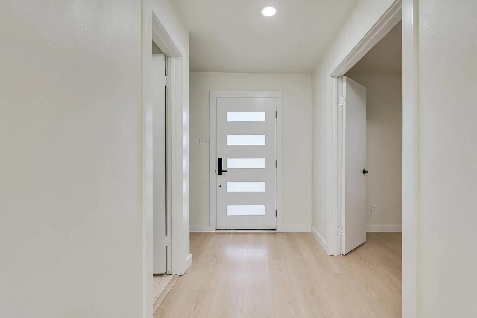 Townhouse For Rent in Dallas County , 2730 Golfing Green Drive, Farmers Branch, Texas 75234, 4 Bedroom, 3 Bathroom, Garage spaces, 1,740 Sqft, built in 1971, mls#21380918, Real Estate Agent in Farmers Branch, Homes For Rent in Dallas county, Homes For Rent in Farmers Branch, Realtor in Farmers Branch Texas, Real Estate Brokerage Independent Realty Texas, Luminita Cordes Realtor
